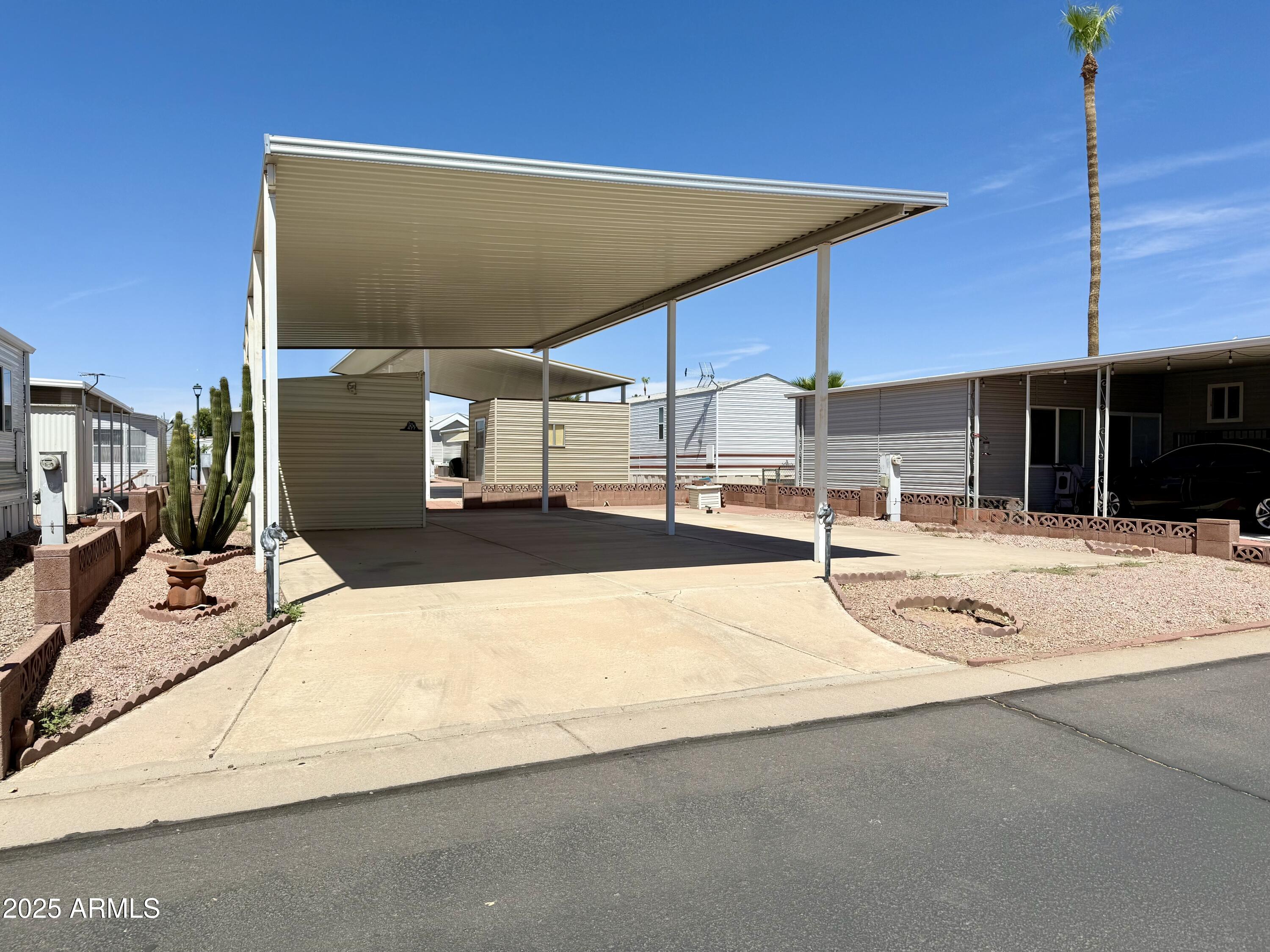 CARRIAGE MANOR RV RESORT - Land