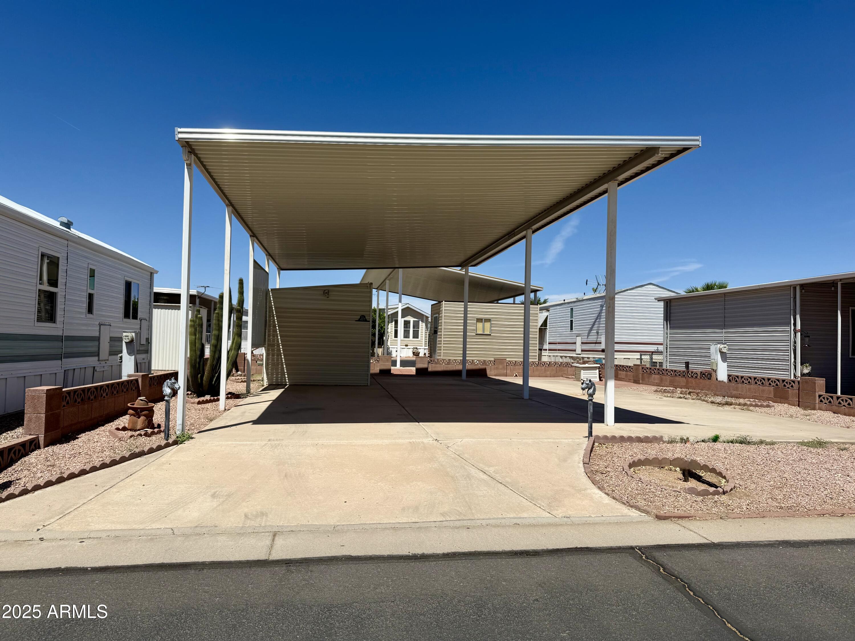 CARRIAGE MANOR RV RESORT - Land