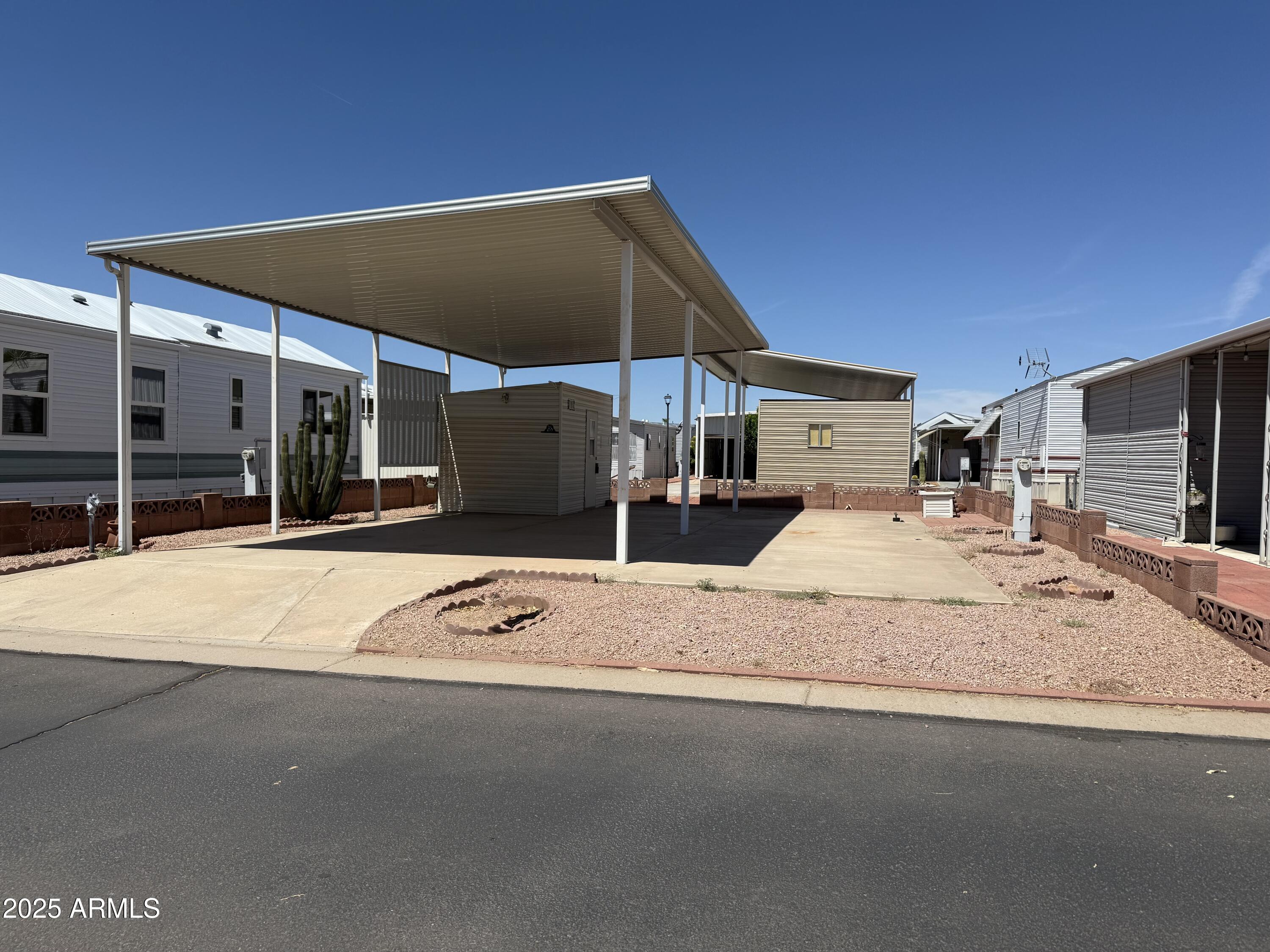CARRIAGE MANOR RV RESORT - Land