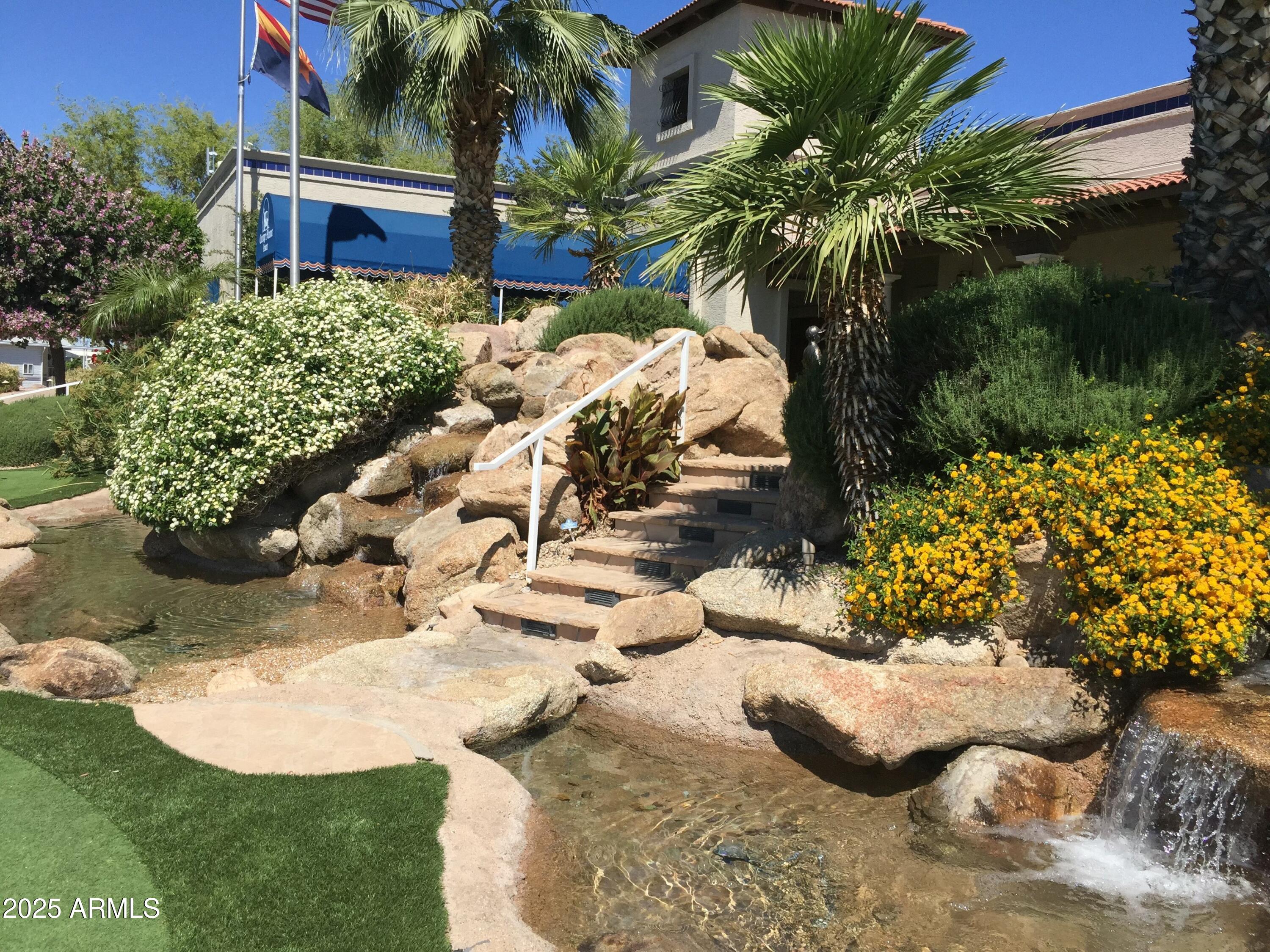 CARRIAGE MANOR RV RESORT - Land