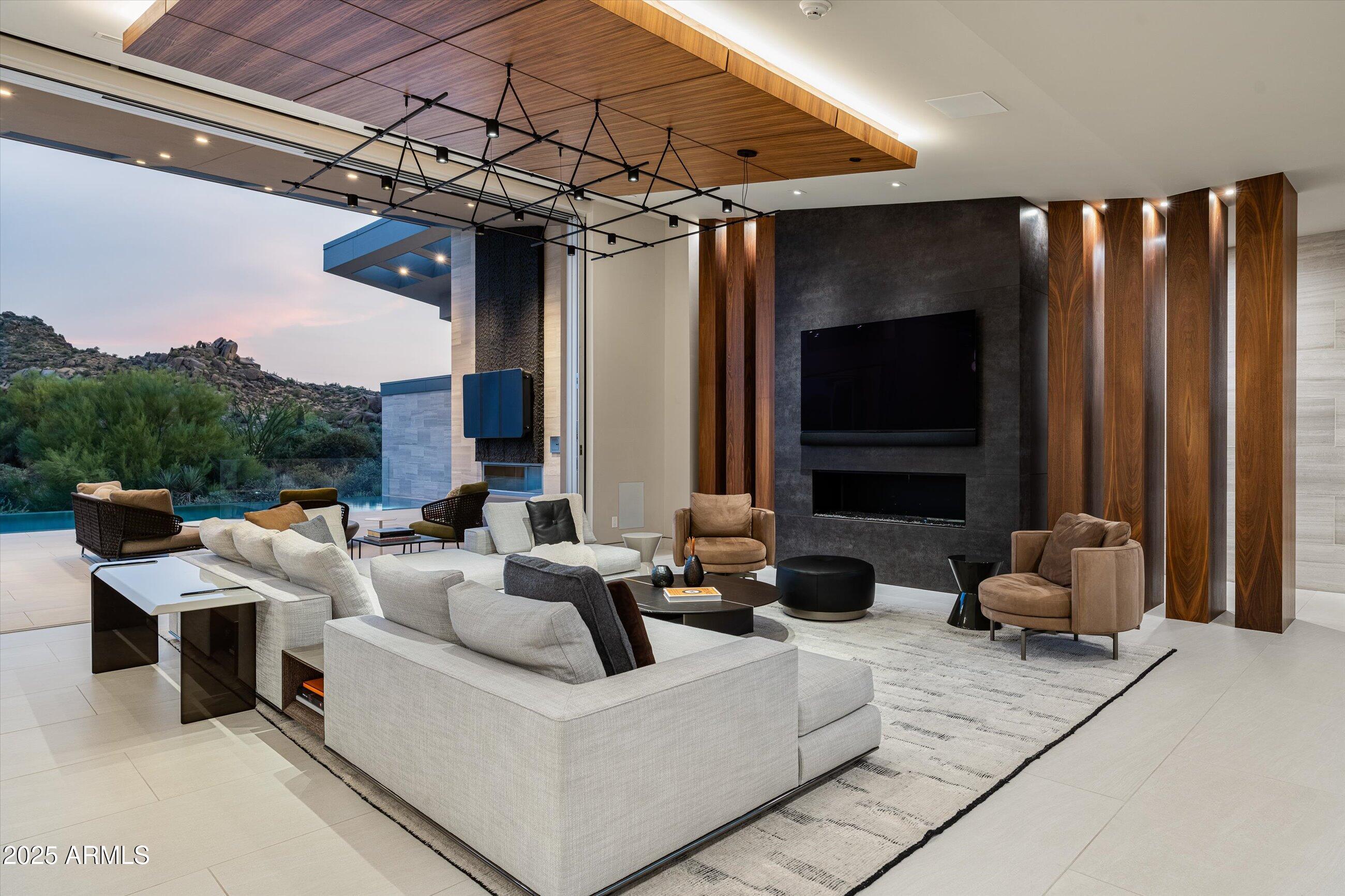 ESTANCIA - Residential