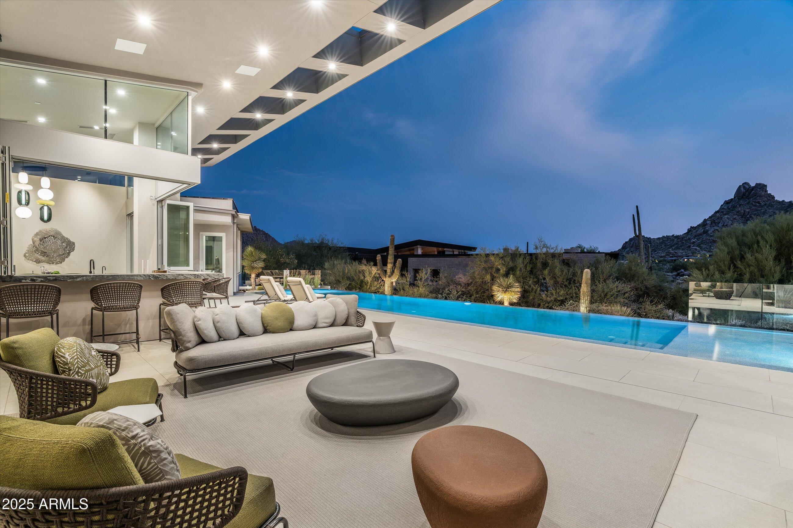 ESTANCIA - Residential