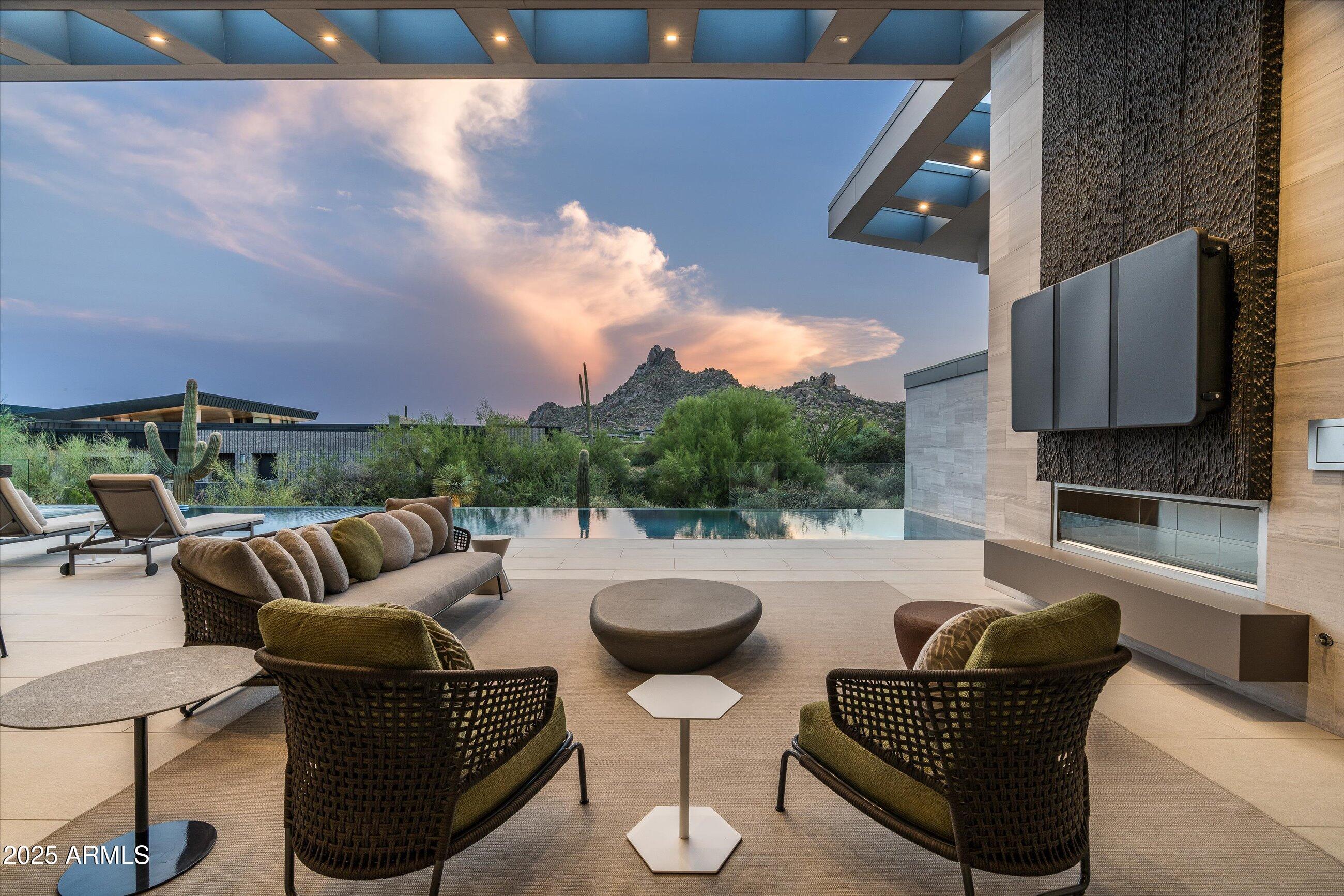 ESTANCIA - Residential