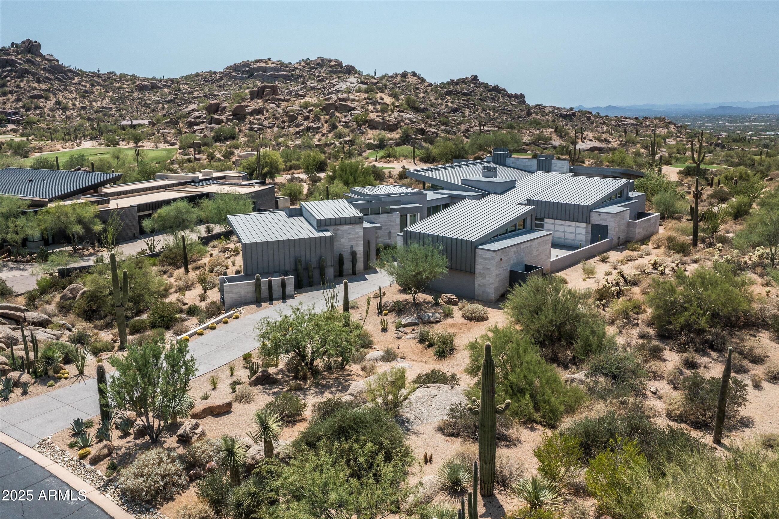 ESTANCIA - Residential
