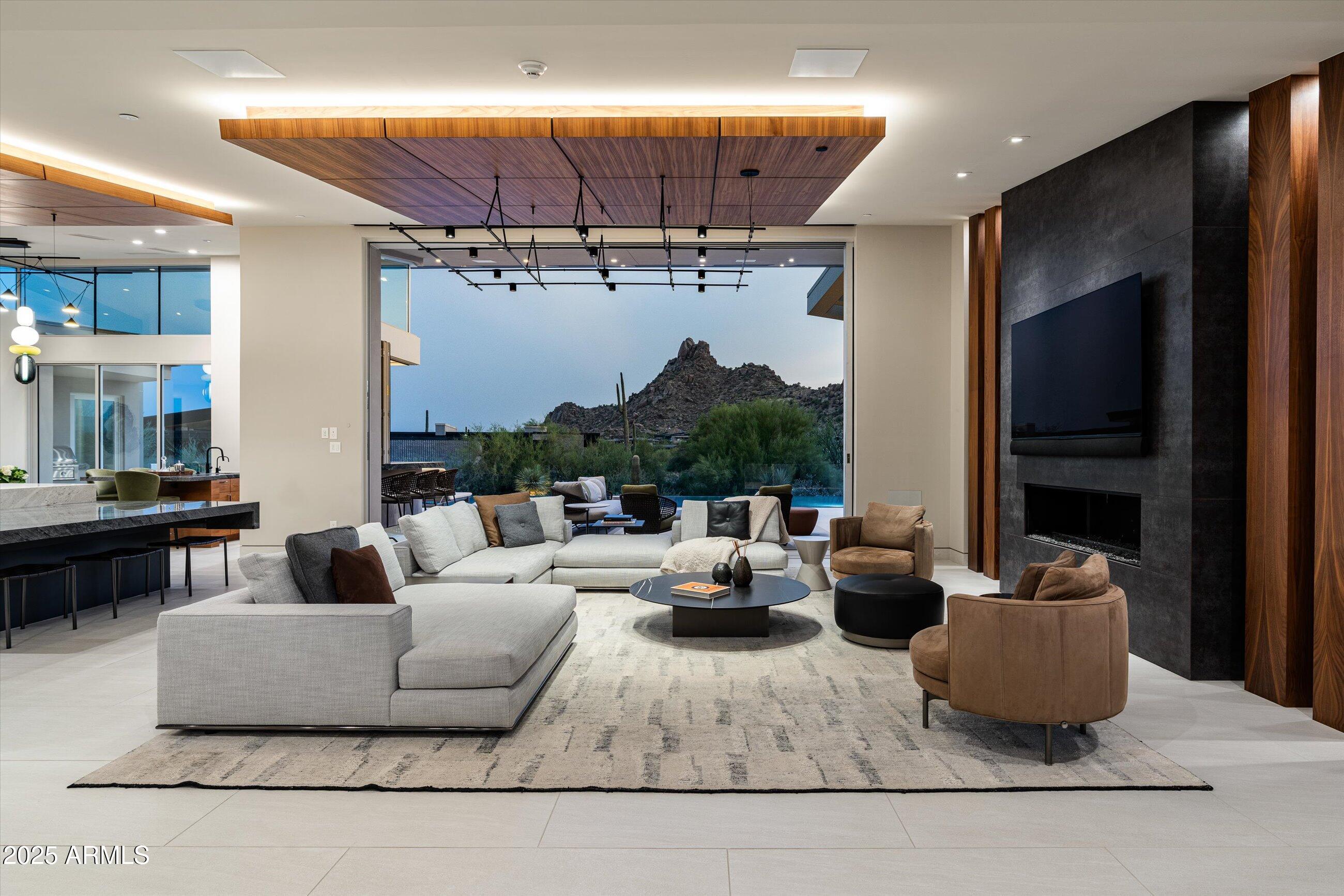 ESTANCIA - Residential