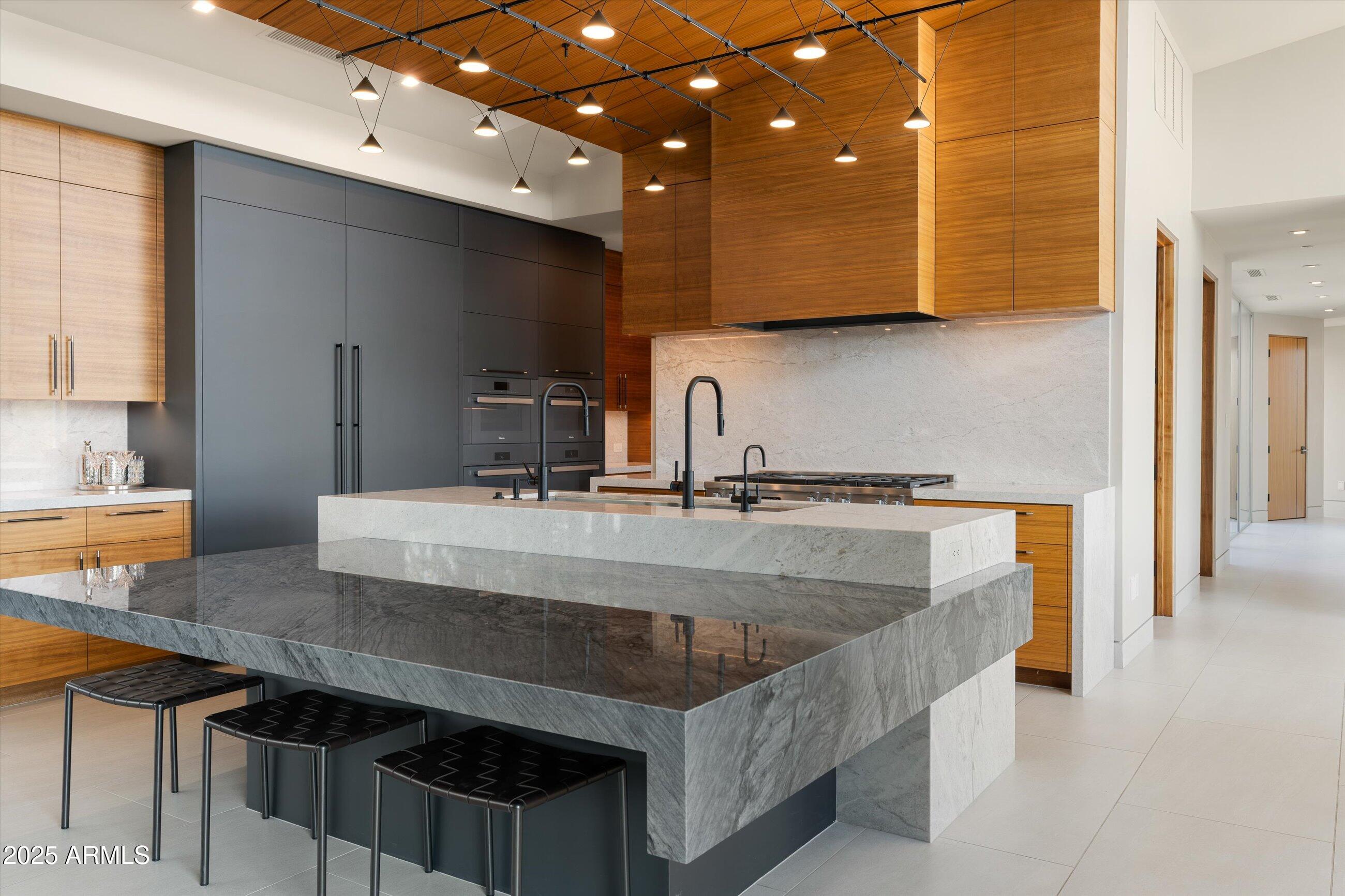 ESTANCIA - Residential