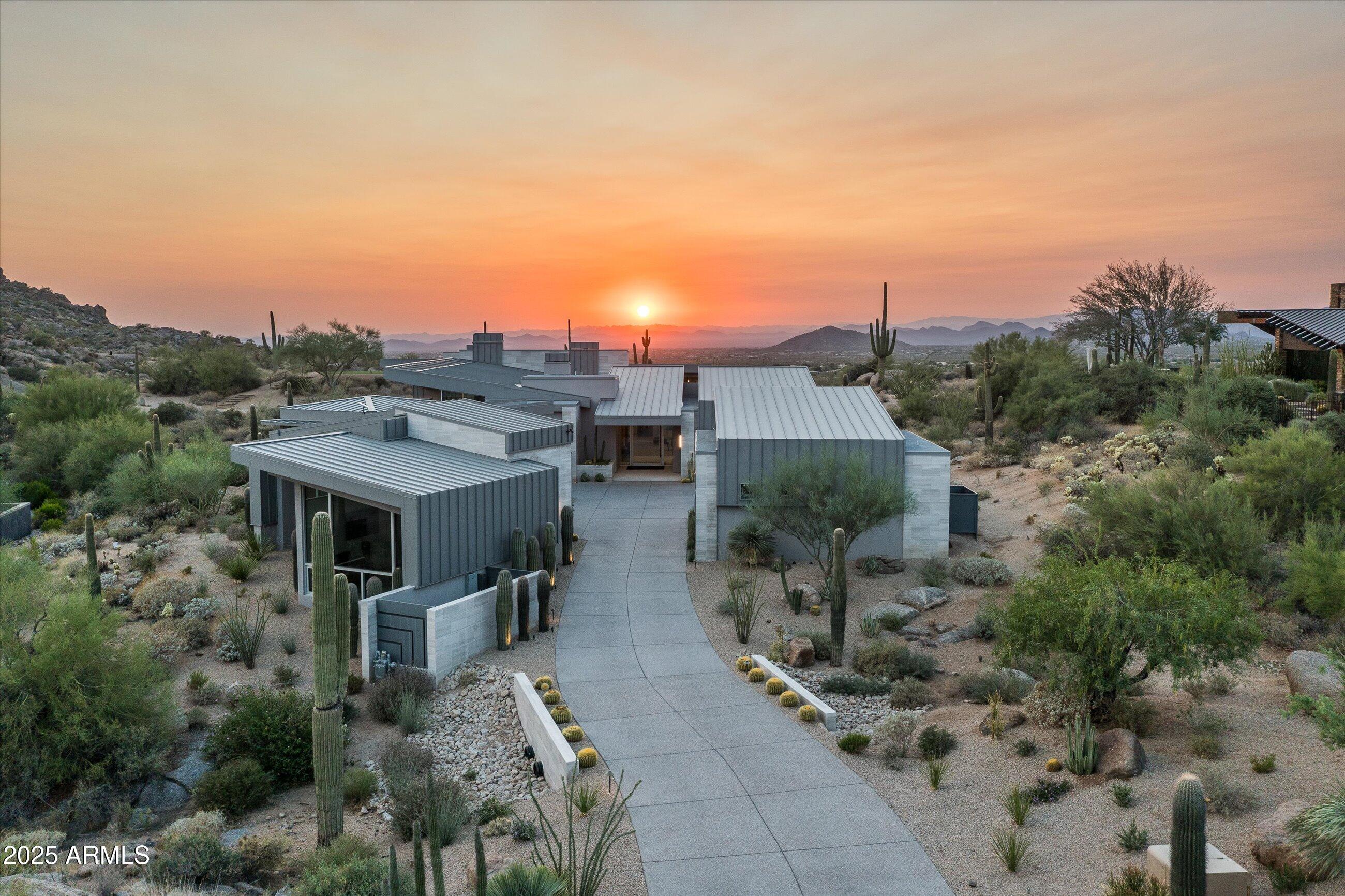 ESTANCIA - Residential
