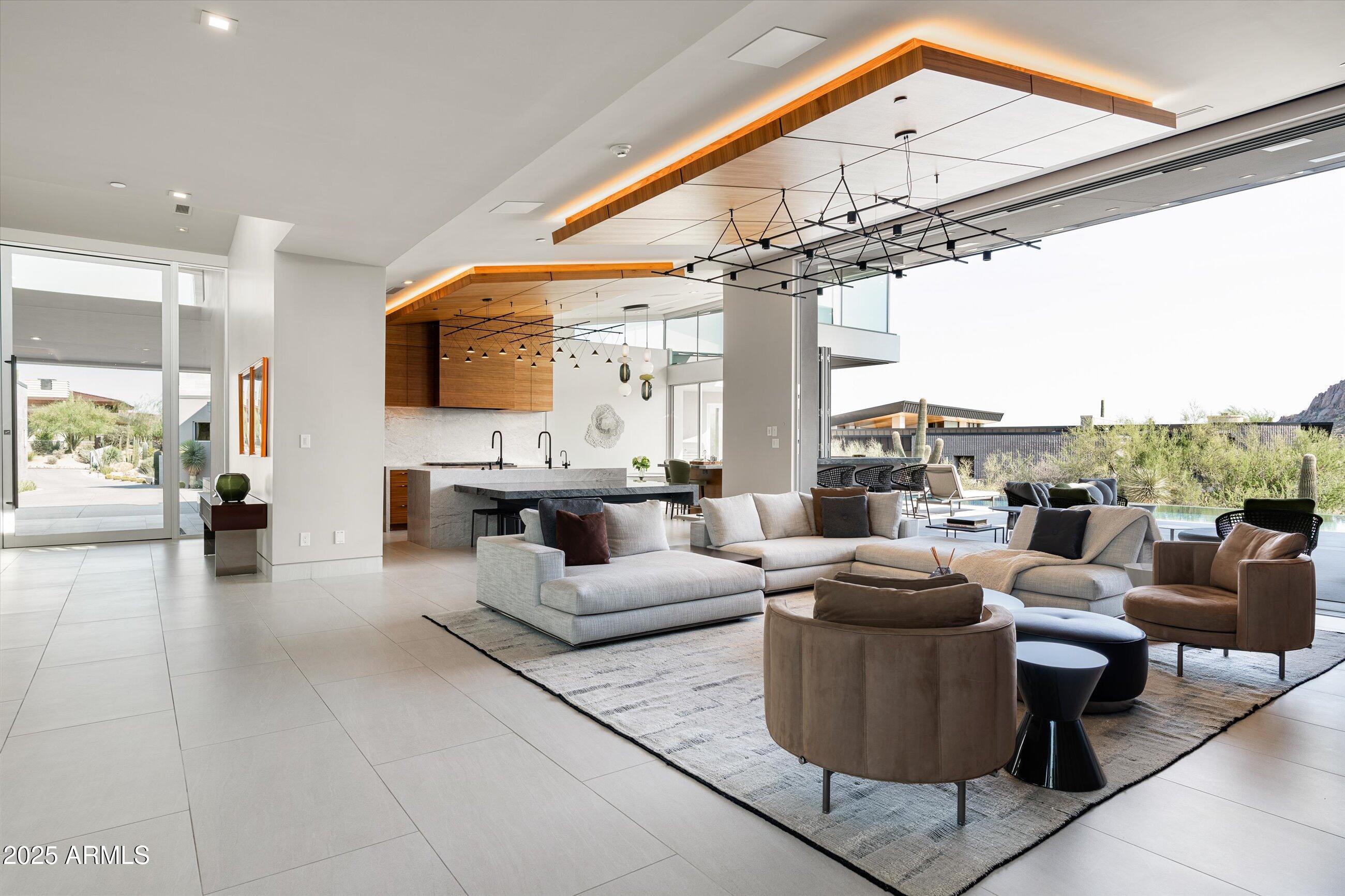 ESTANCIA - Residential