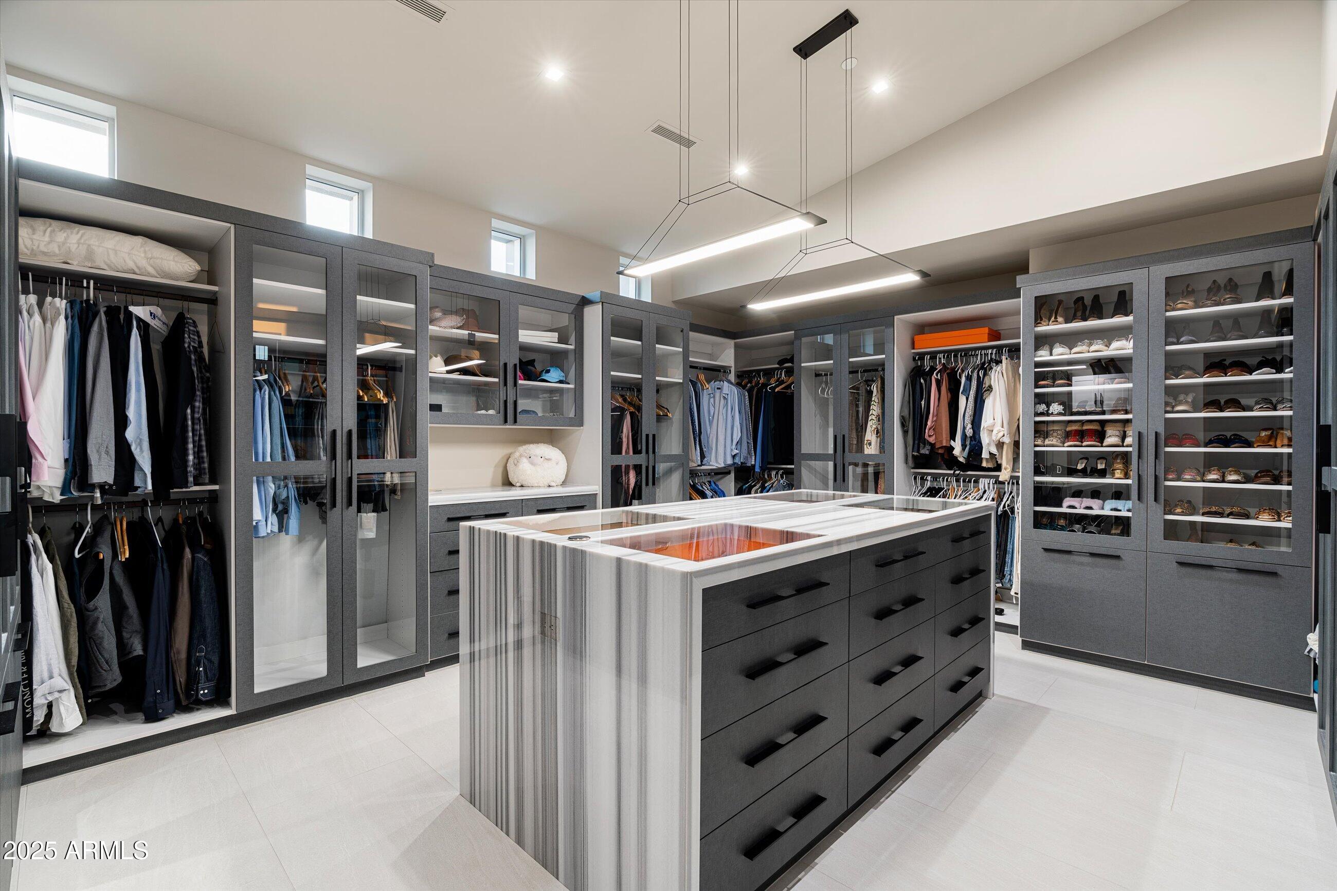 ESTANCIA - Residential