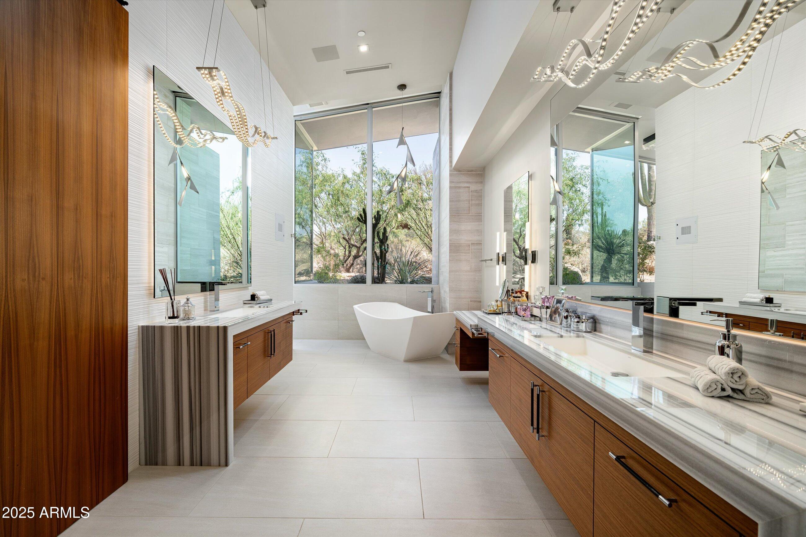 ESTANCIA - Residential