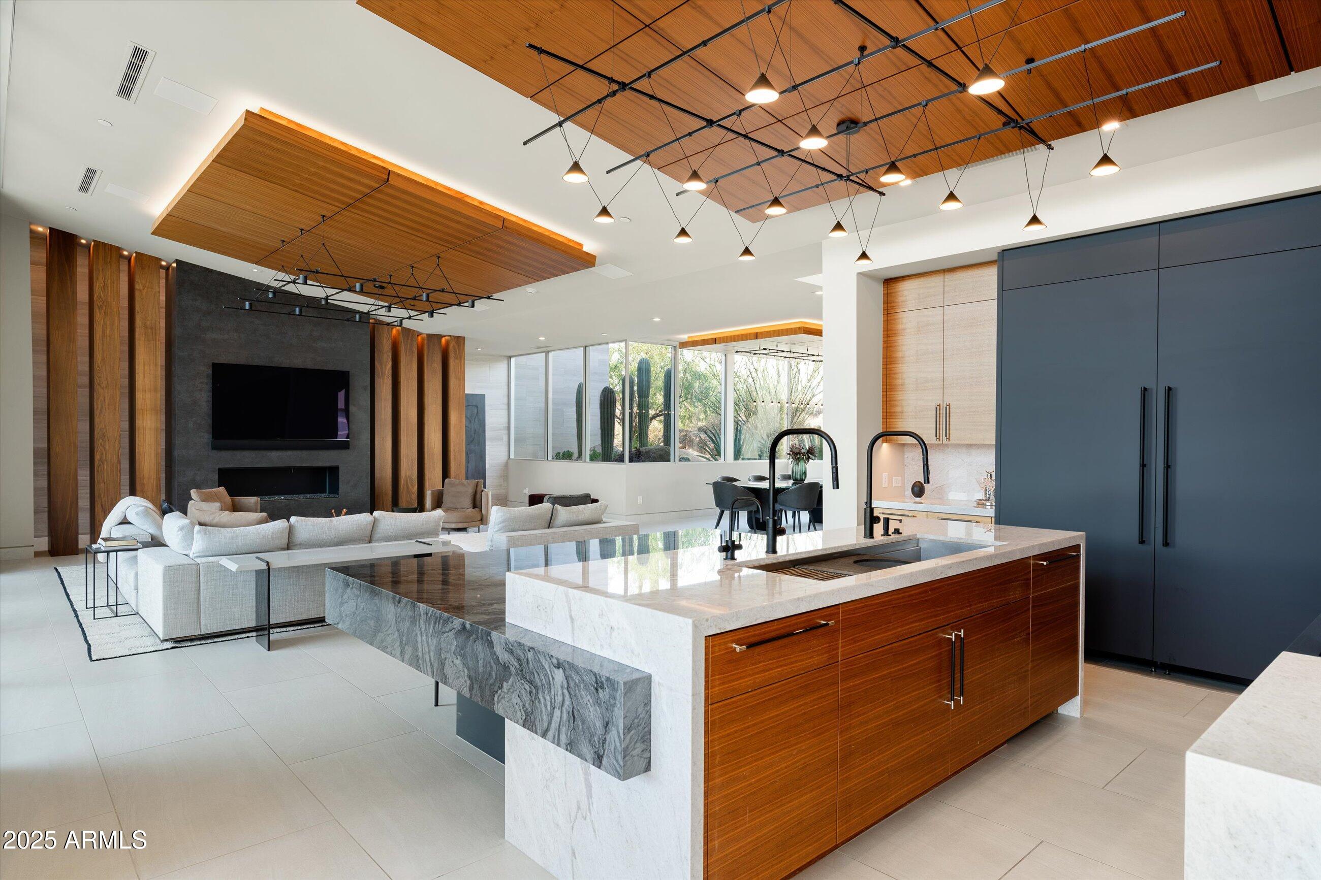 ESTANCIA - Residential