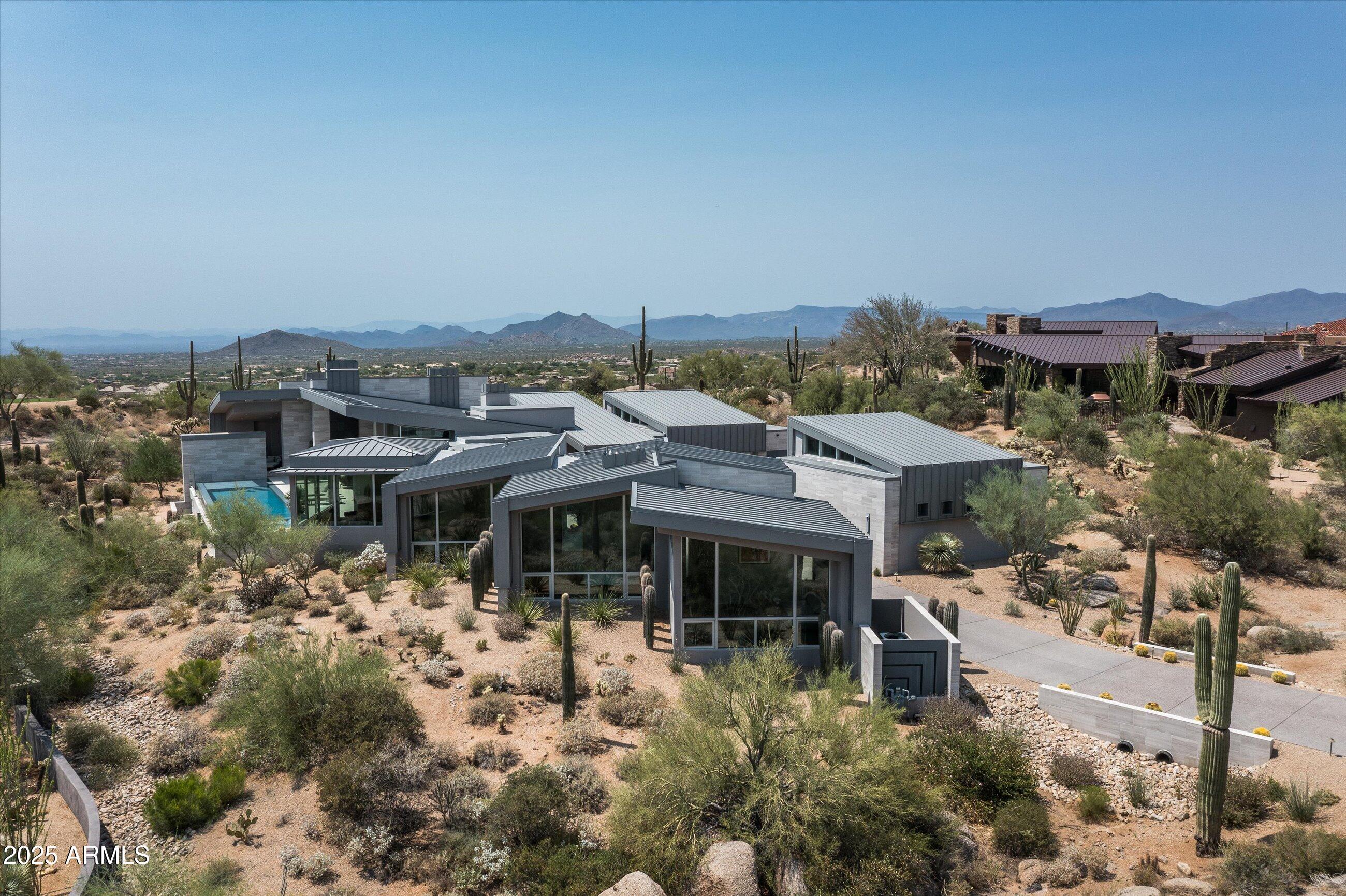 ESTANCIA - Residential