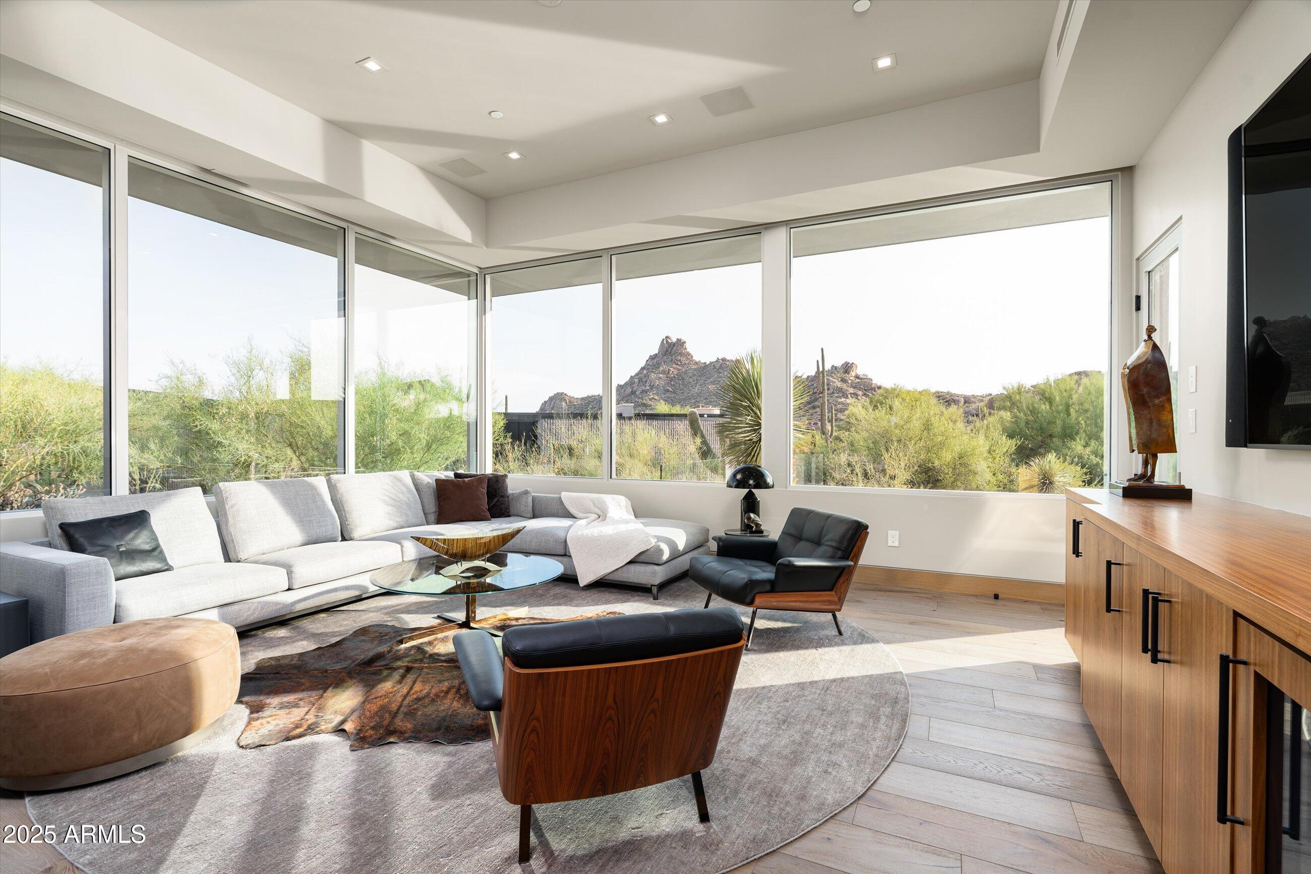 ESTANCIA - Residential