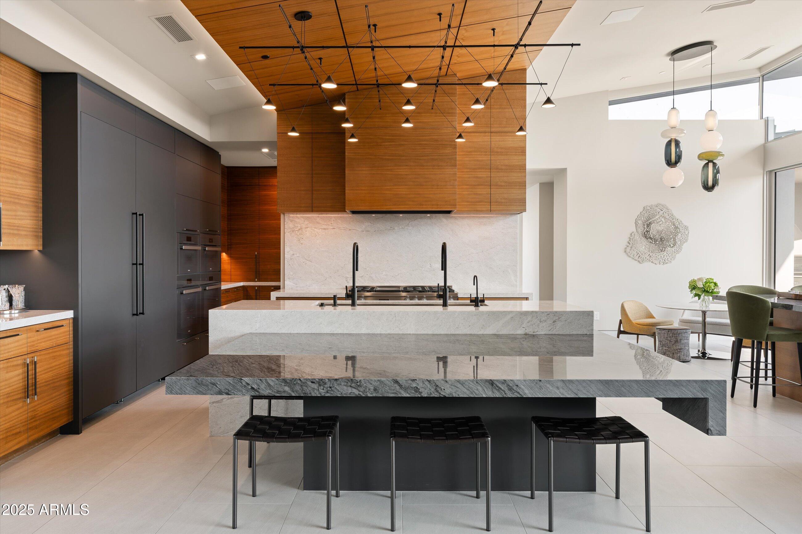 ESTANCIA - Residential