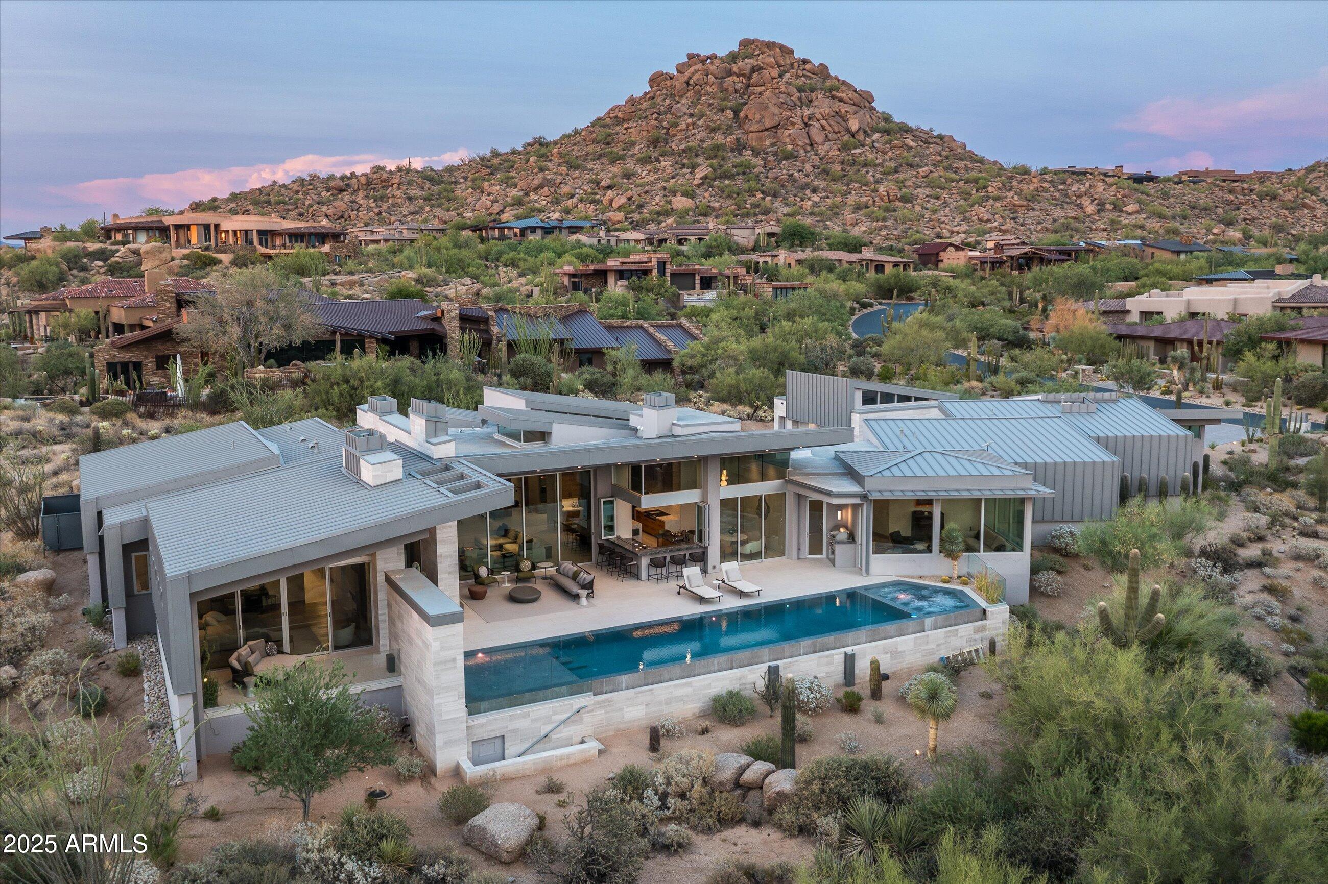 ESTANCIA - Residential