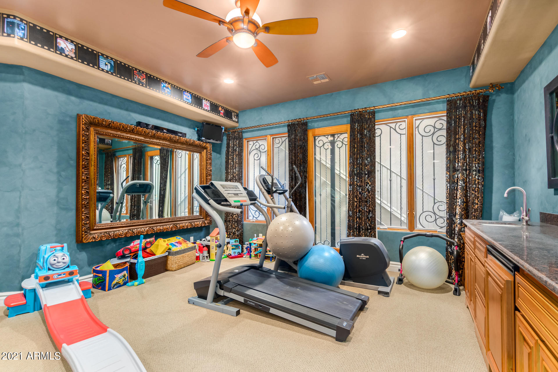 OAKWOOD HILLS ESTATES - Residential