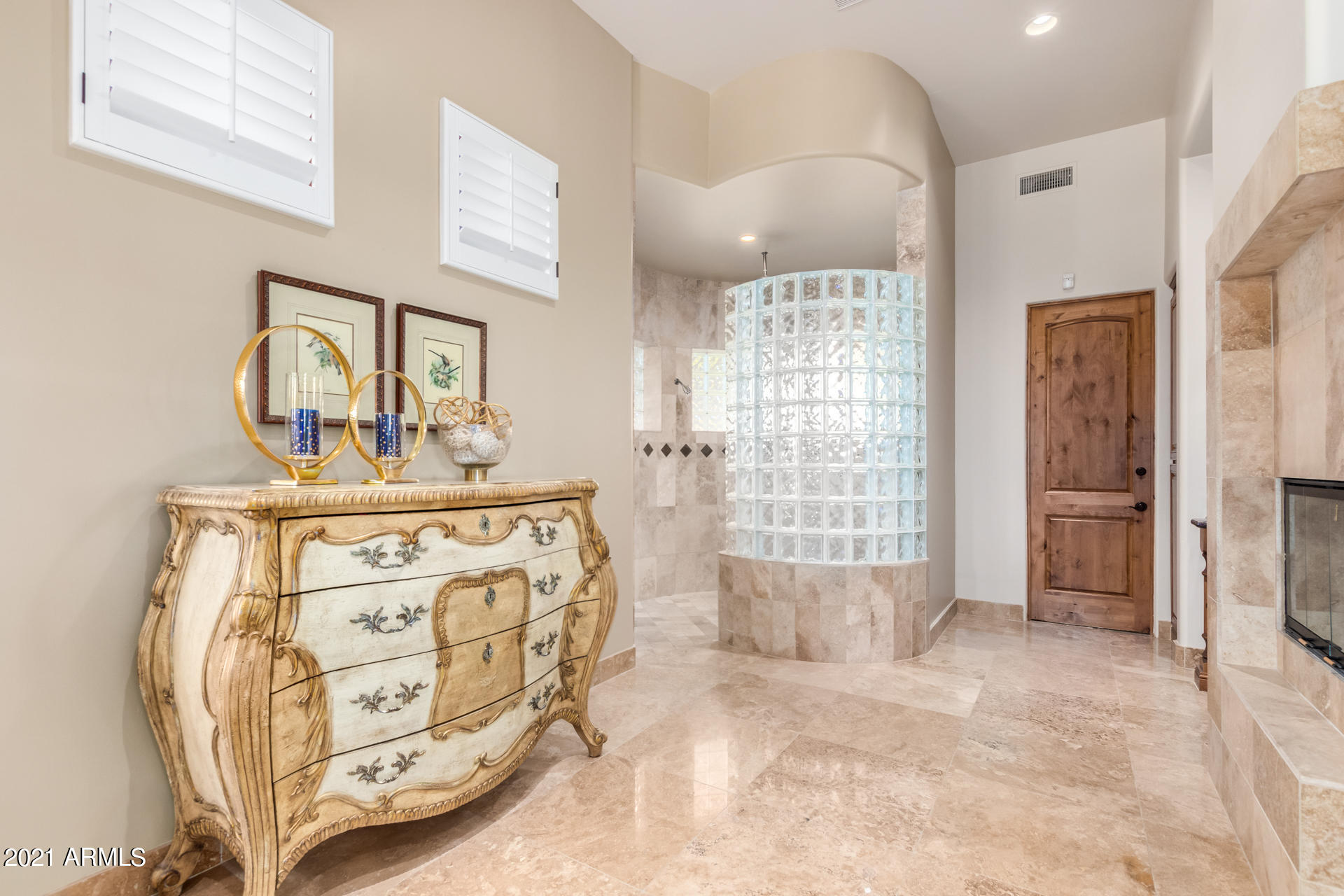 OAKWOOD HILLS ESTATES - Residential