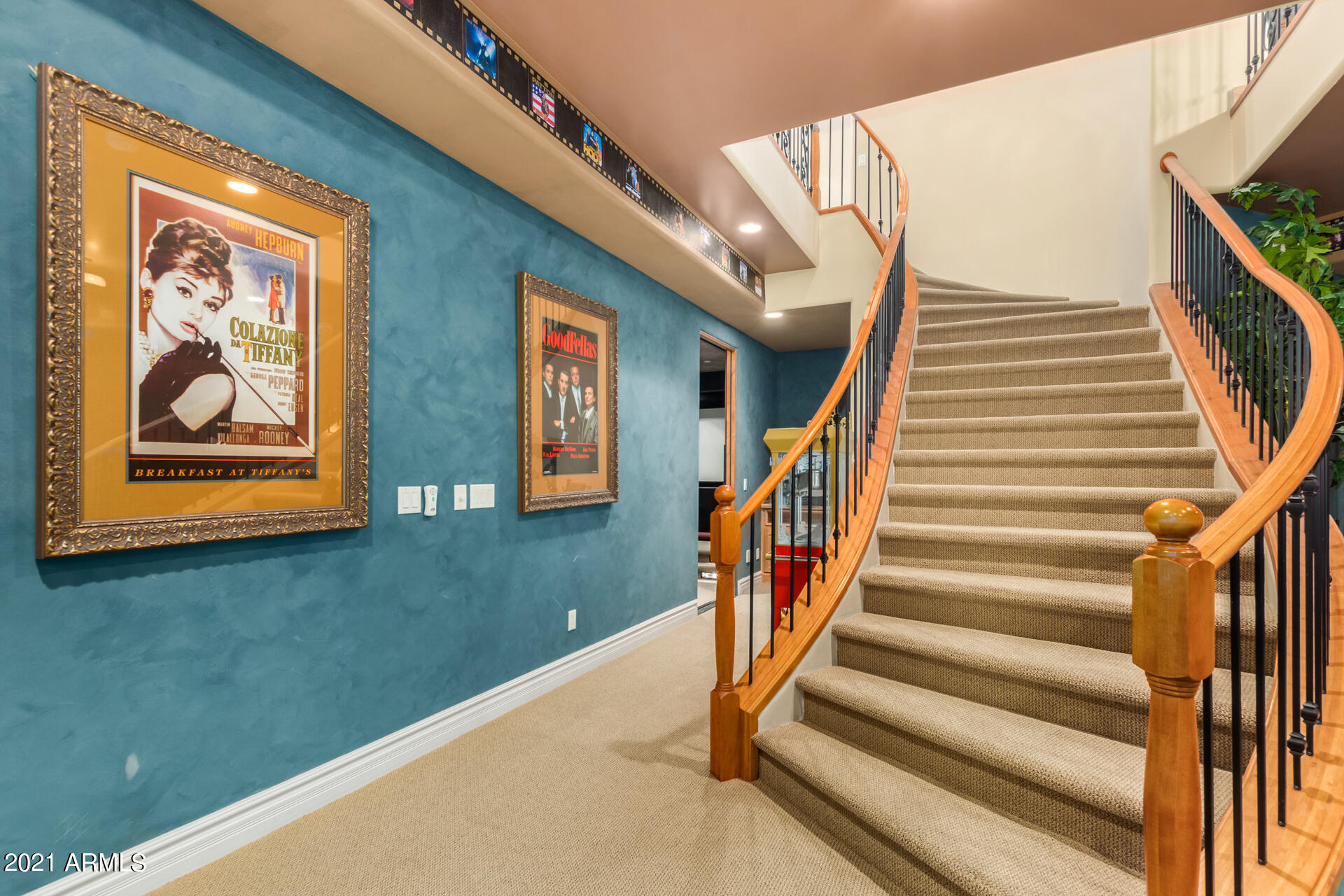 OAKWOOD HILLS ESTATES - Residential