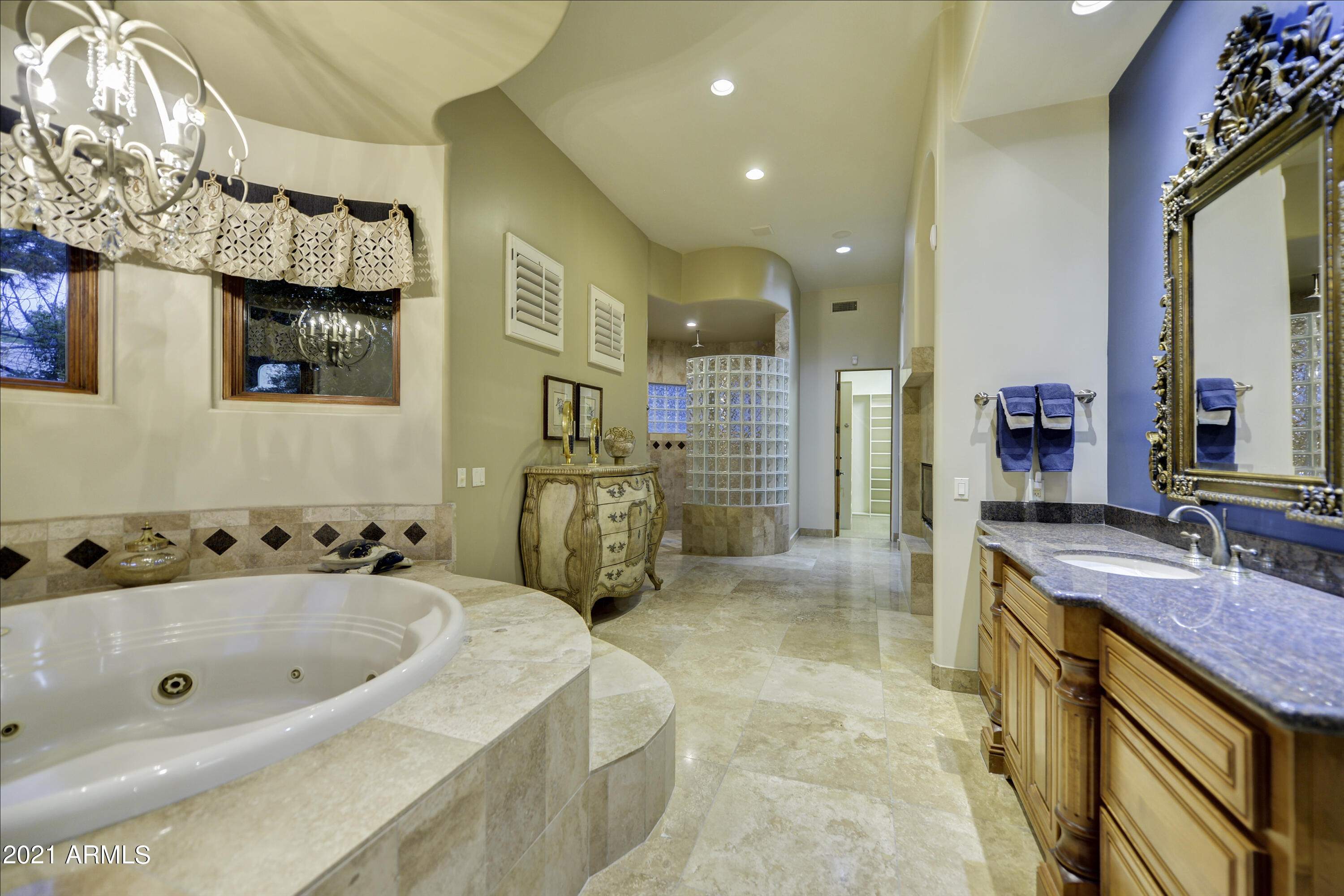 OAKWOOD HILLS ESTATES - Residential