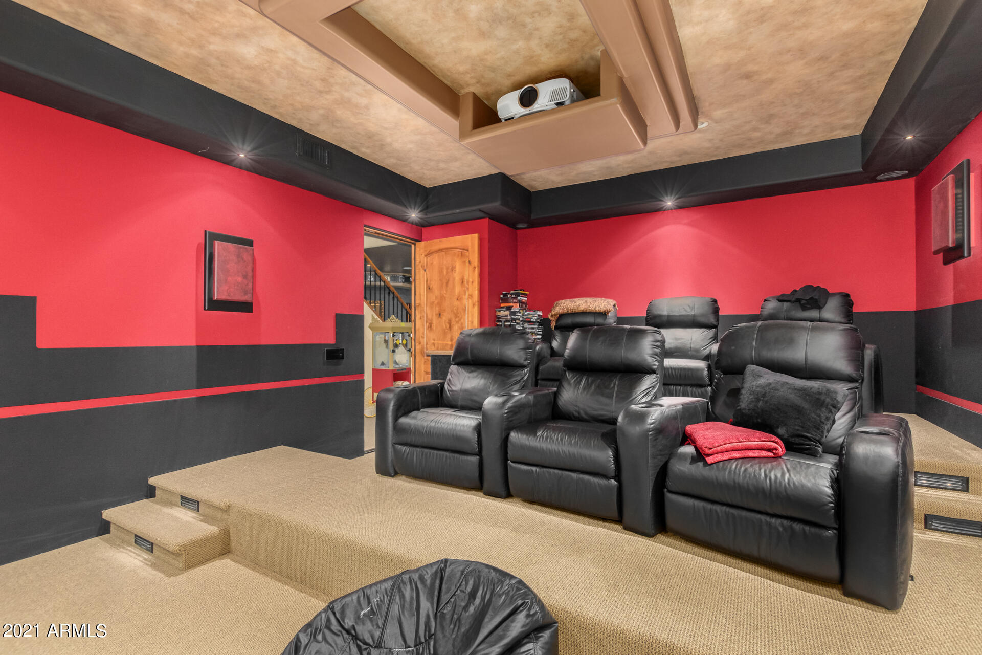 OAKWOOD HILLS ESTATES - Residential