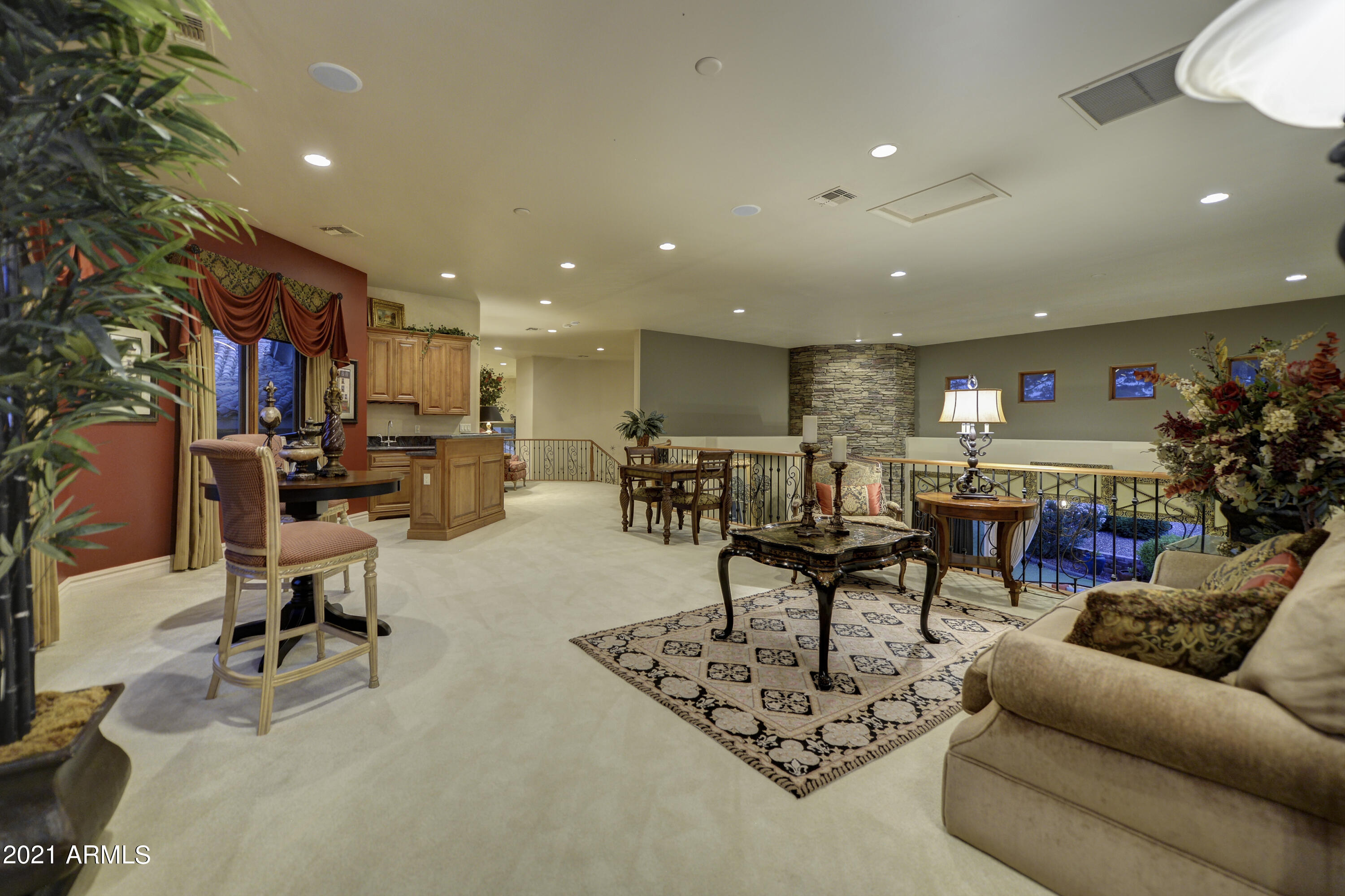 OAKWOOD HILLS ESTATES - Residential