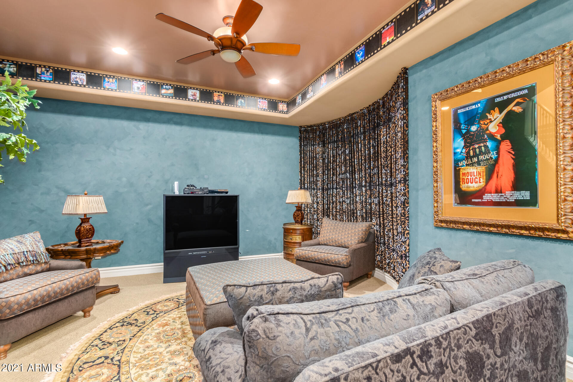 OAKWOOD HILLS ESTATES - Residential