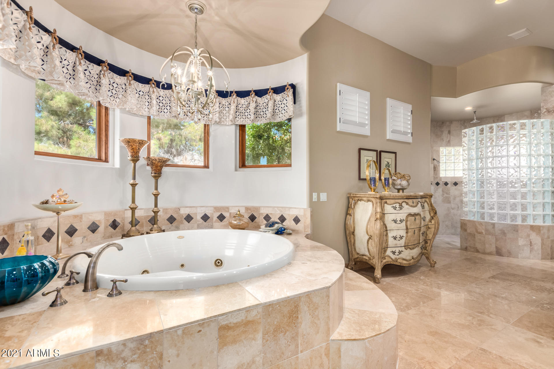OAKWOOD HILLS ESTATES - Residential