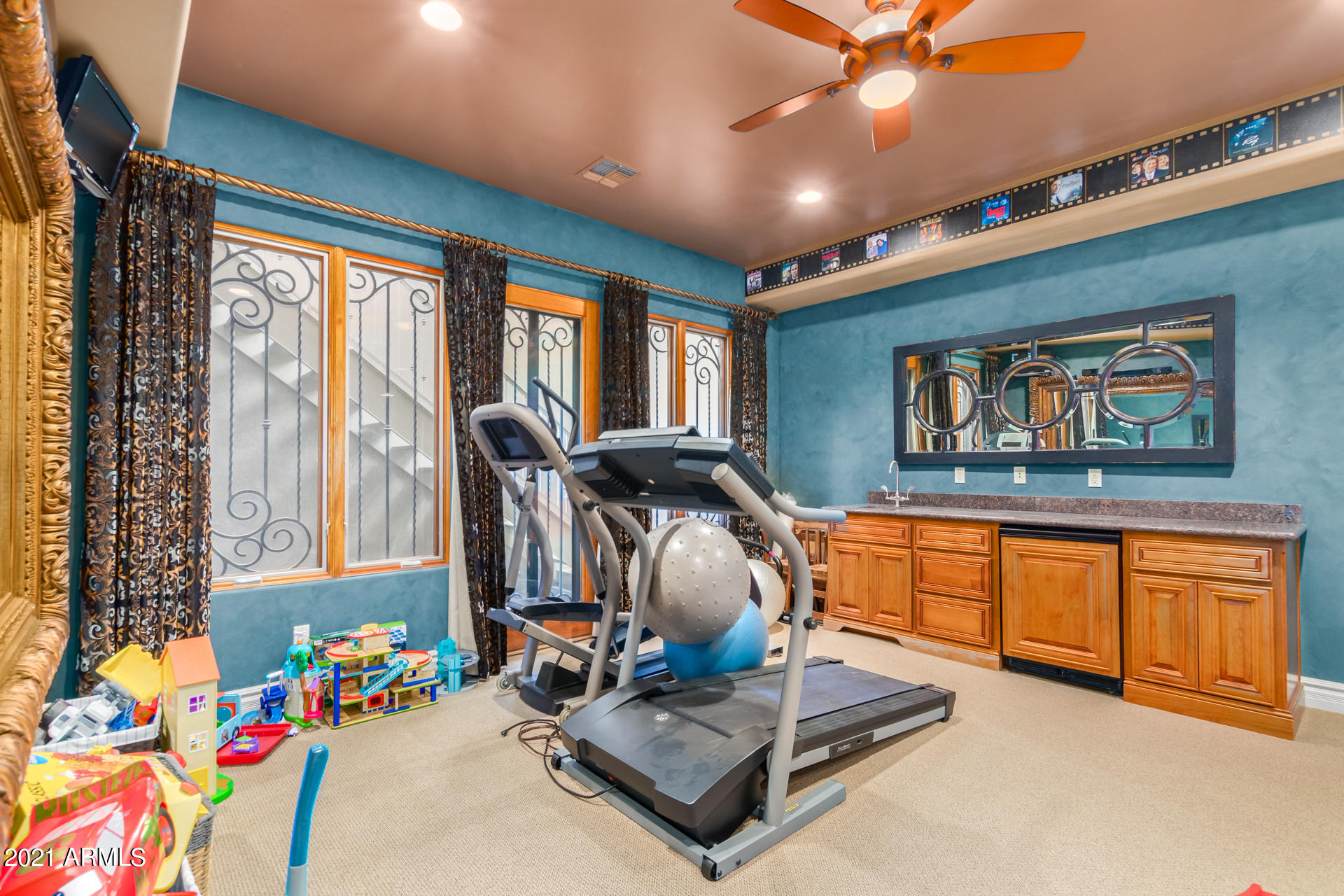 OAKWOOD HILLS ESTATES - Residential