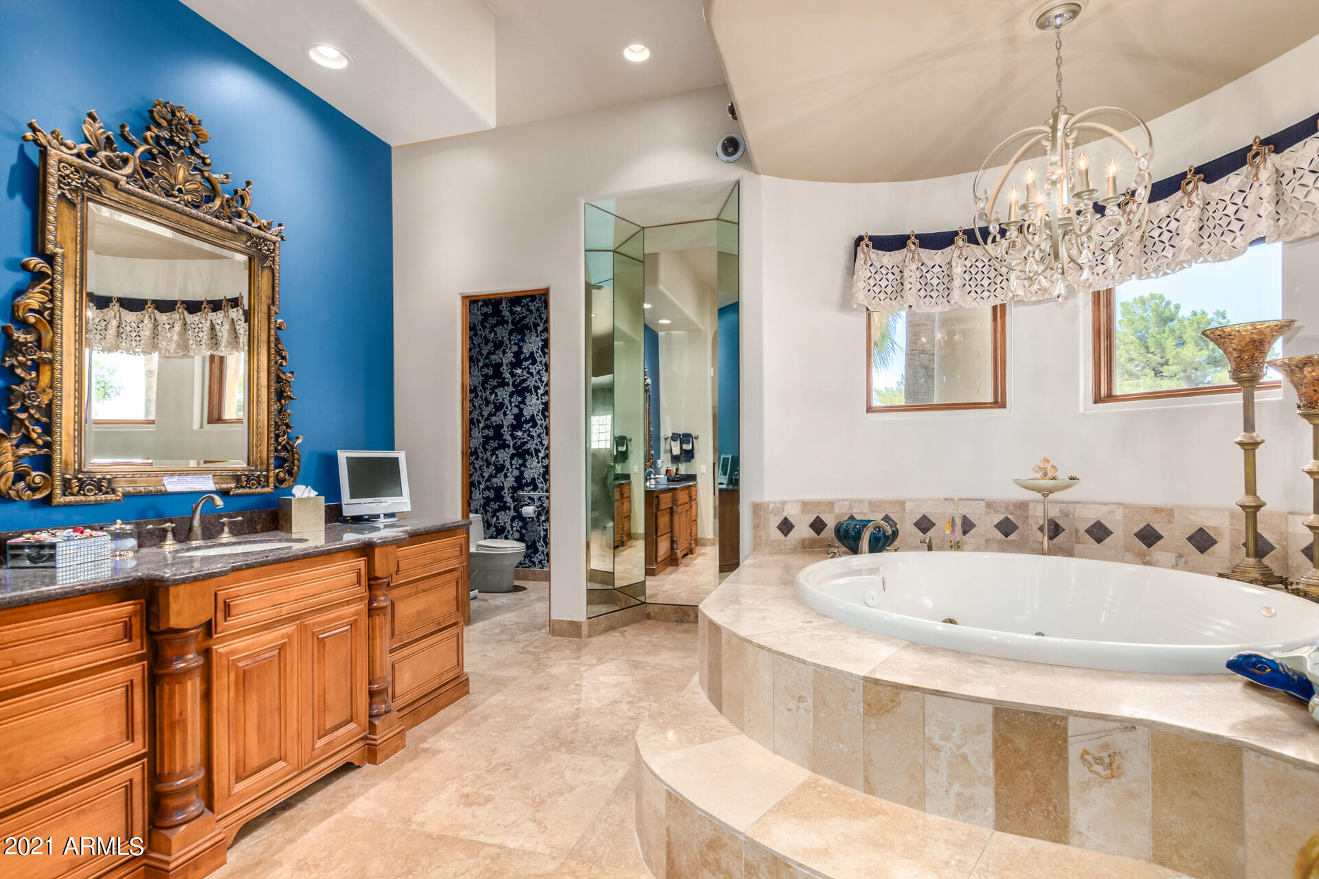 OAKWOOD HILLS ESTATES - Residential
