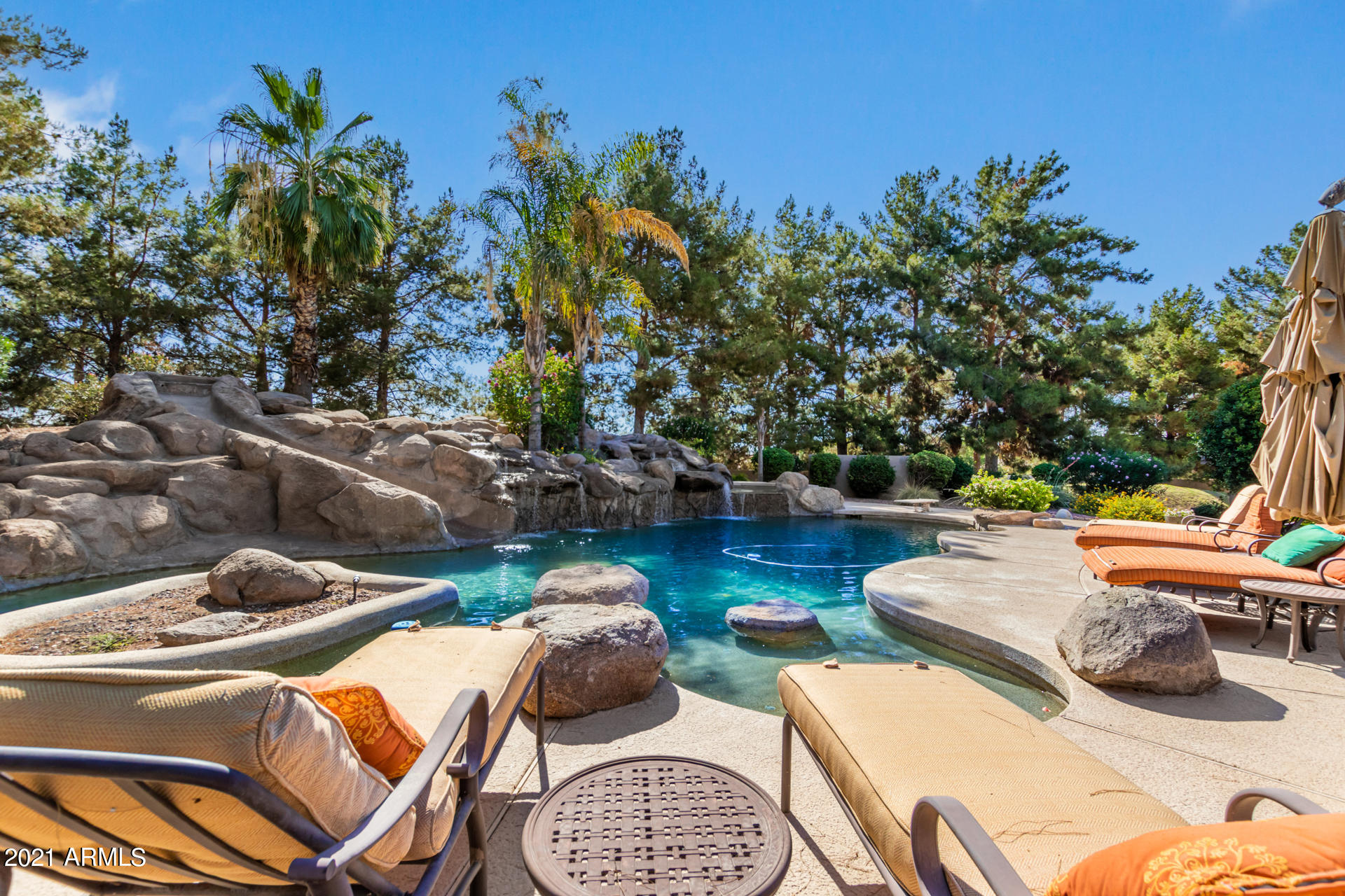OAKWOOD HILLS ESTATES - Residential