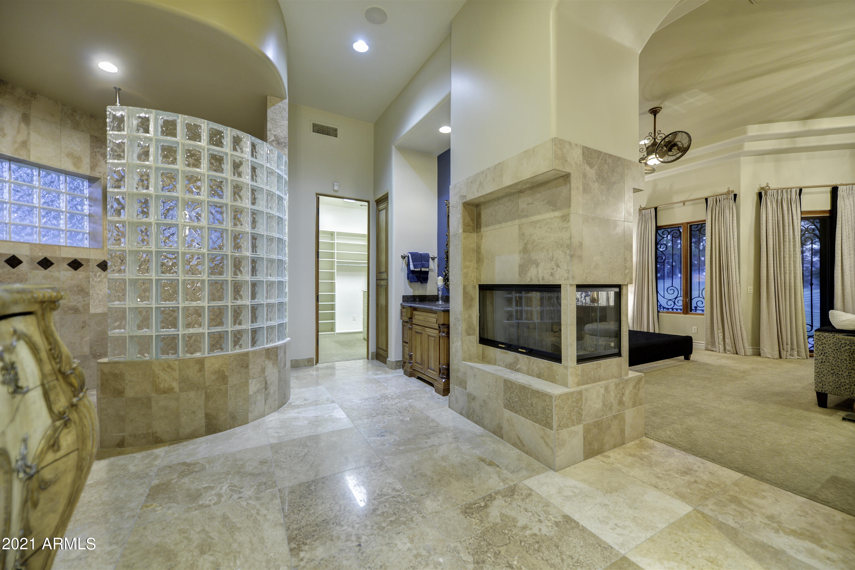OAKWOOD HILLS ESTATES - Residential
