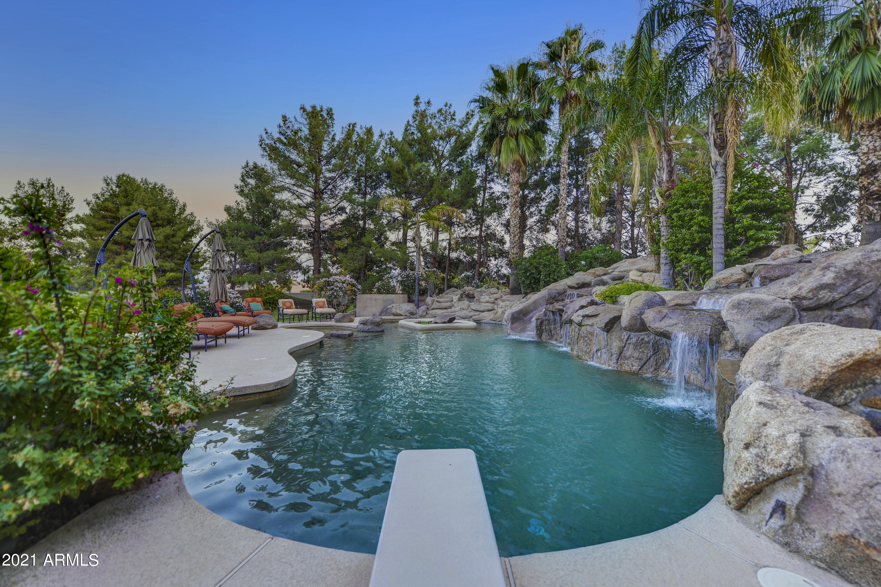 OAKWOOD HILLS ESTATES - Residential