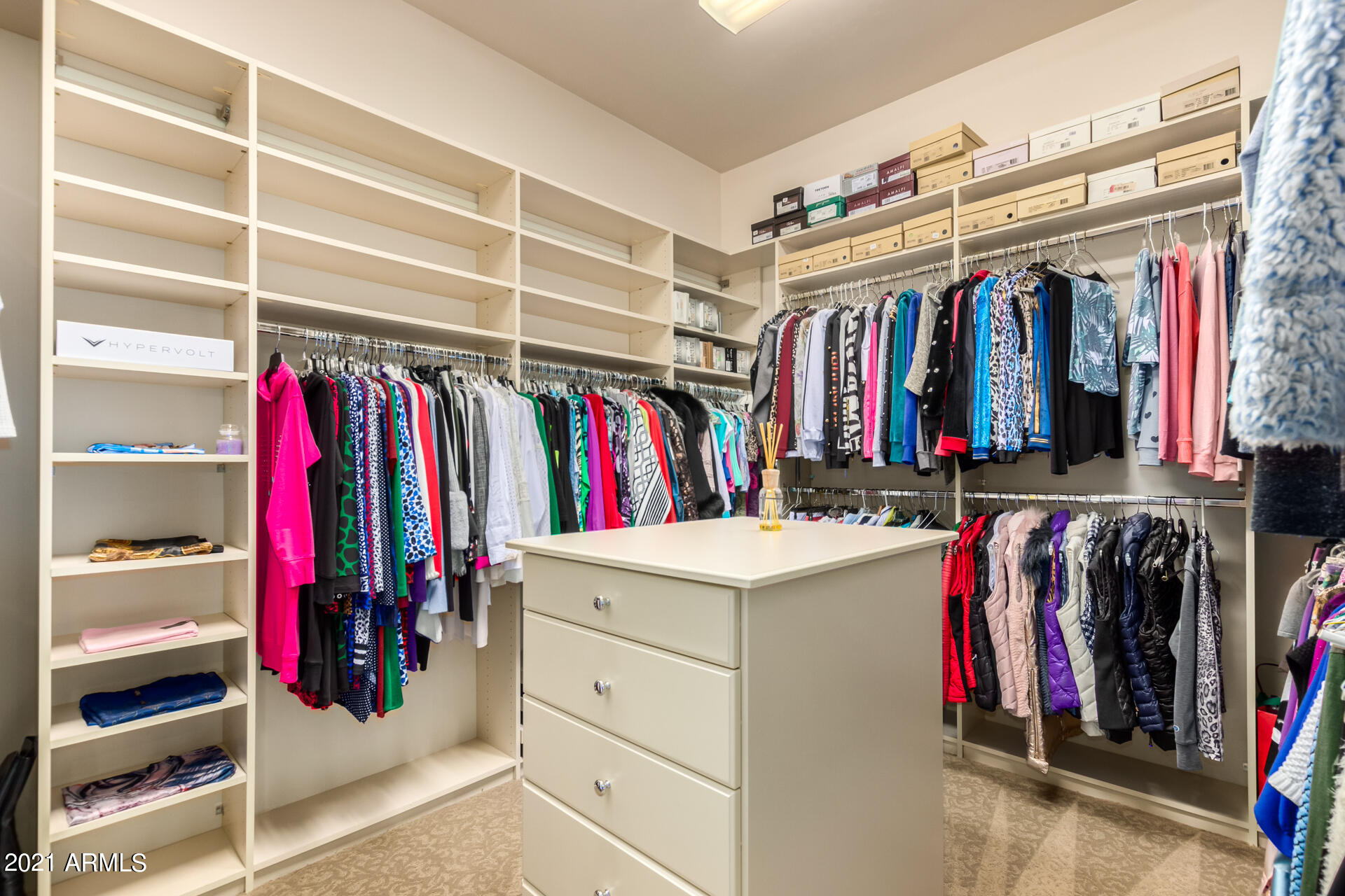 OAKWOOD HILLS ESTATES - Residential