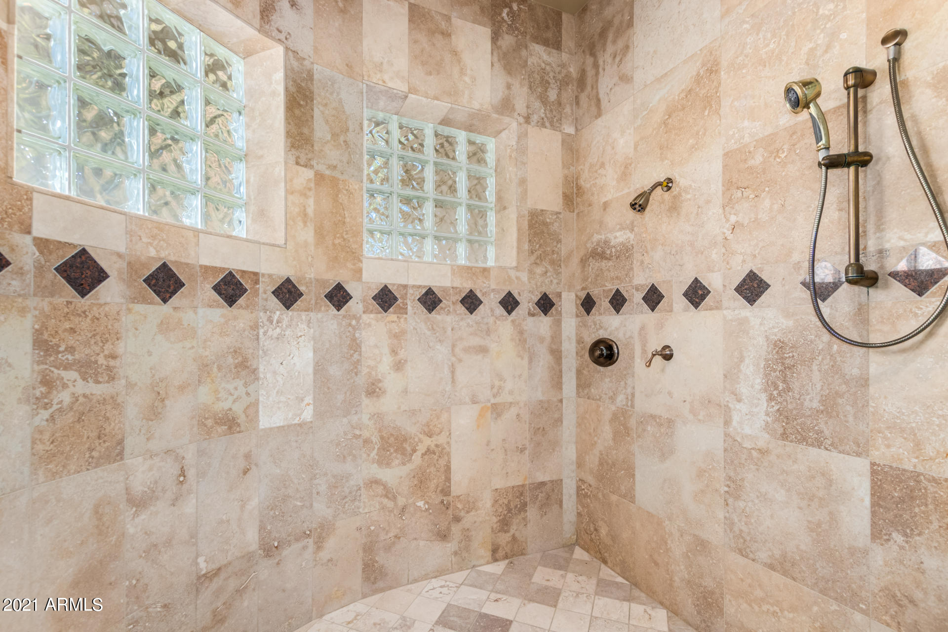 OAKWOOD HILLS ESTATES - Residential