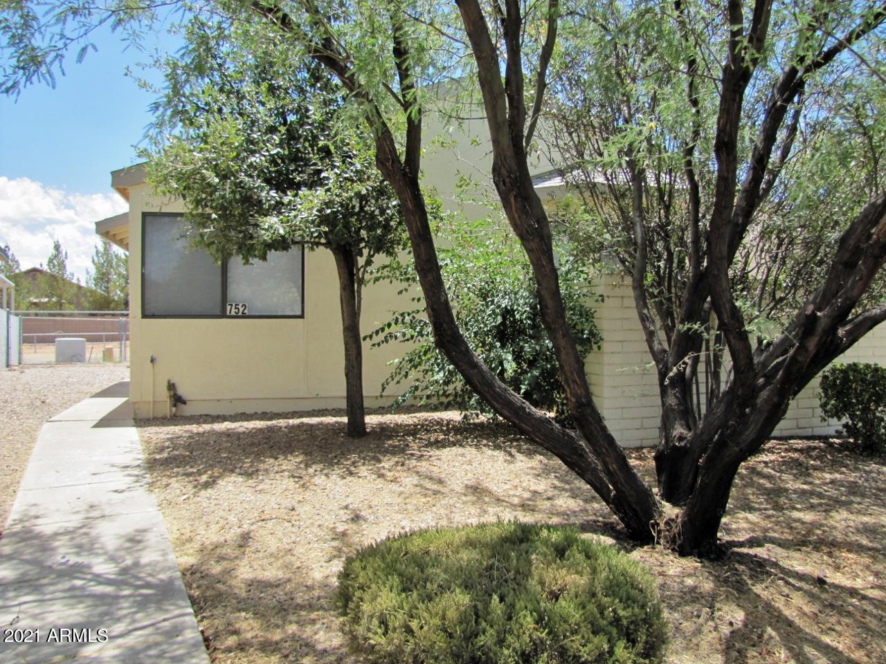 DESERT SHADOWS - Residential Lease
