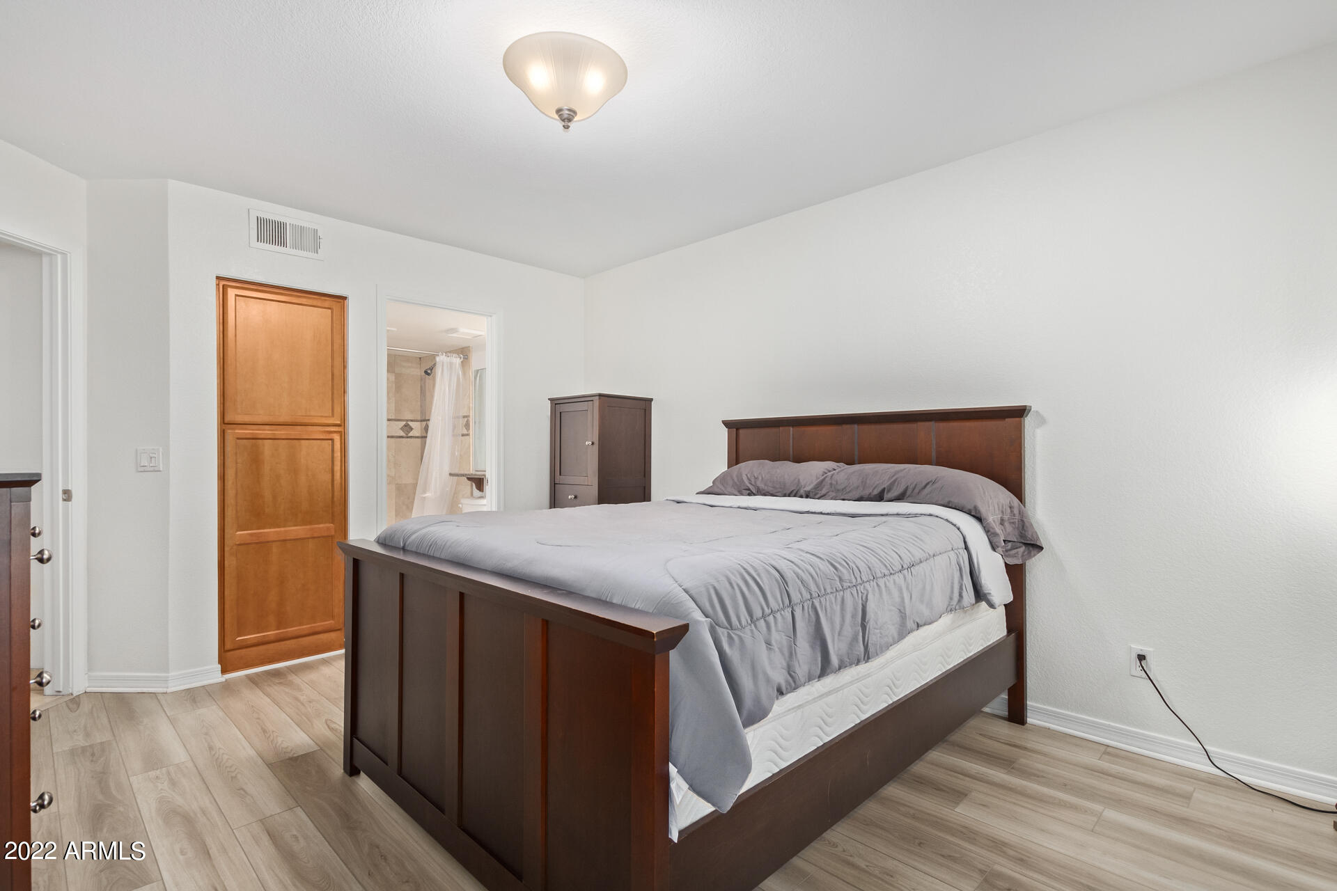 CAMELBACK FOUNTAINS CONDOMINIUMS - Residential Lease
