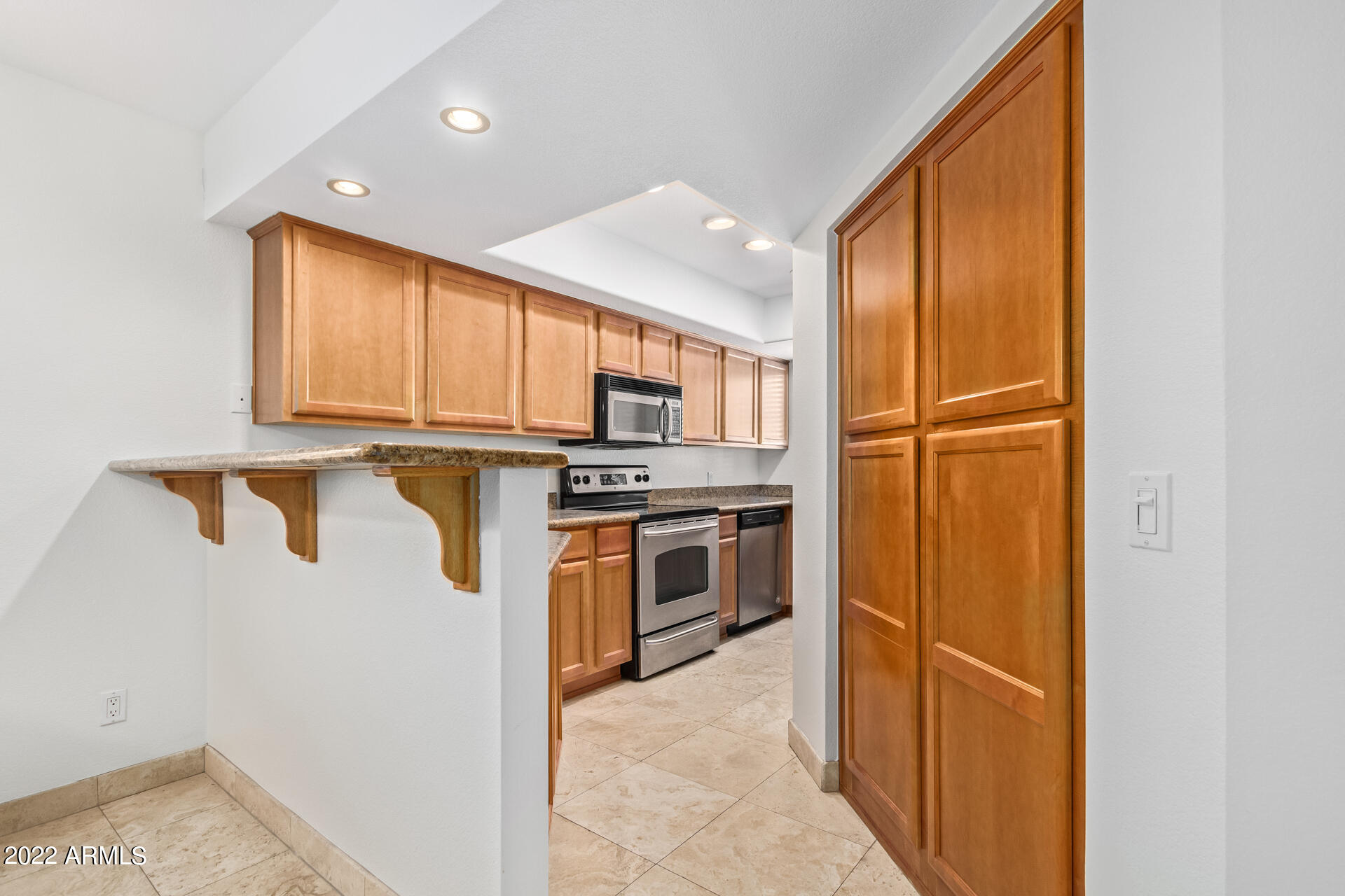 CAMELBACK FOUNTAINS CONDOMINIUMS - Residential Lease