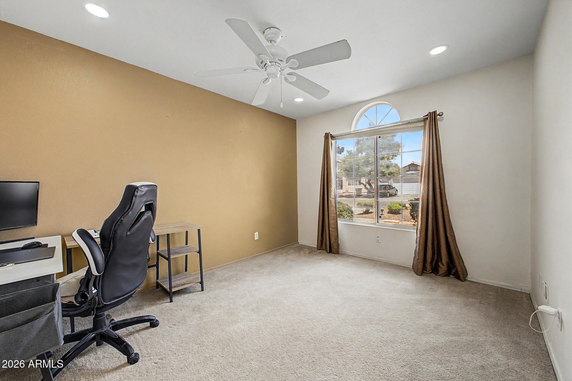 PARADISE COVE - Residential