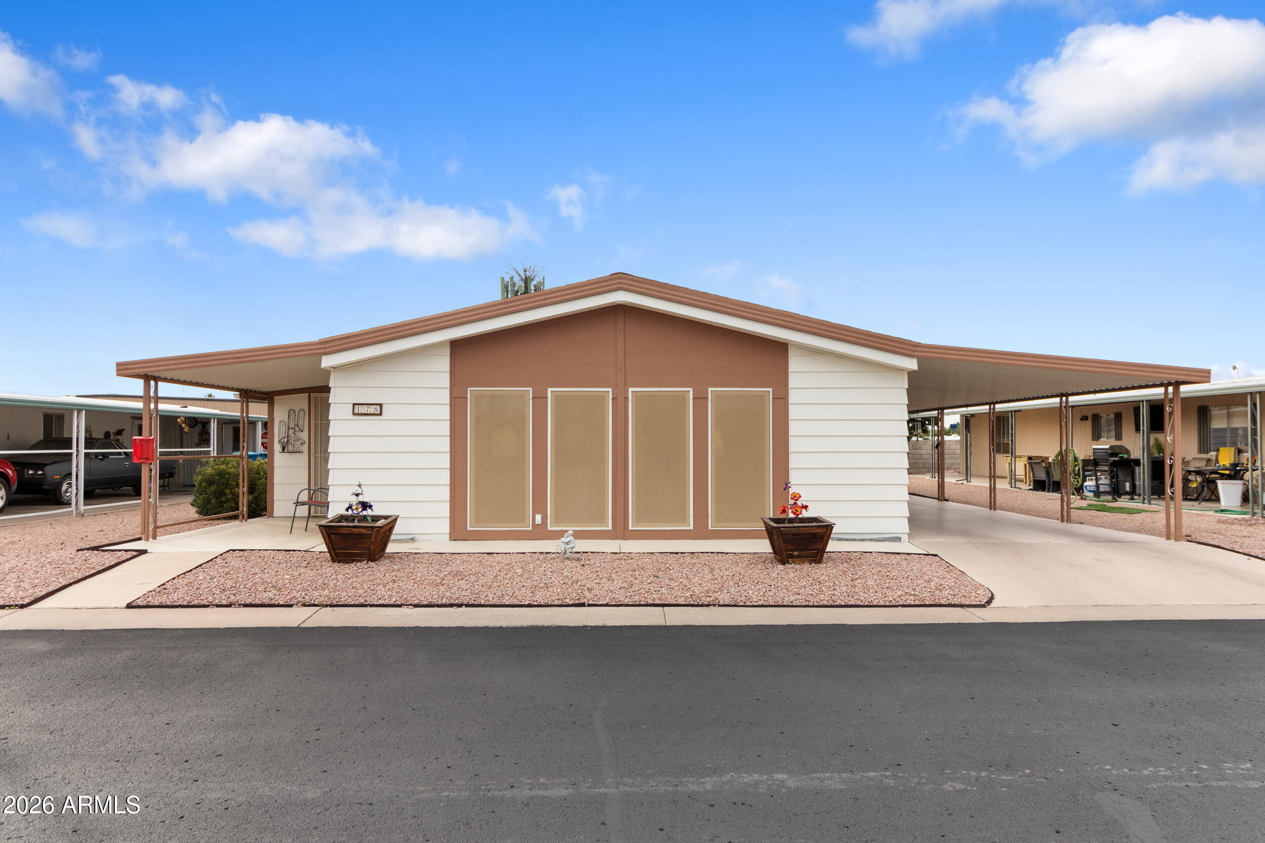 HOLIDAY PALMS 55+ COMMUNITY - Residential