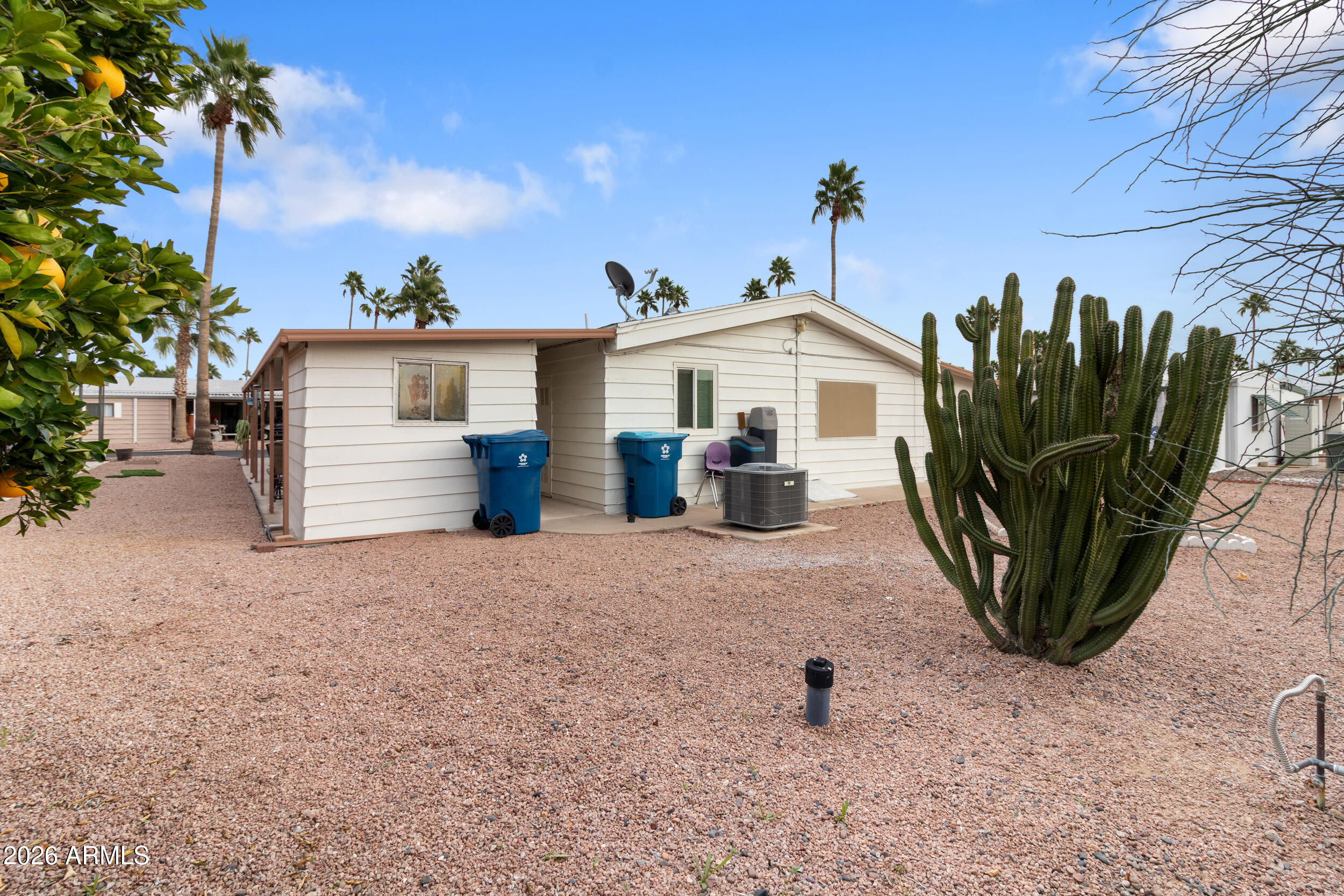 HOLIDAY PALMS 55+ COMMUNITY - Residential