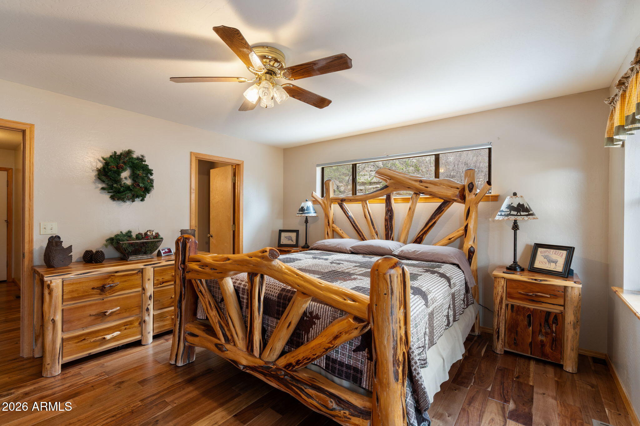 Custom Cabin on 3.505 acres - Residential