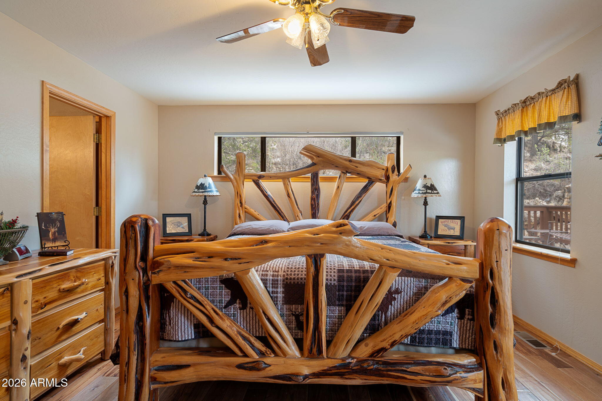 Custom Cabin on 3.505 acres - Residential
