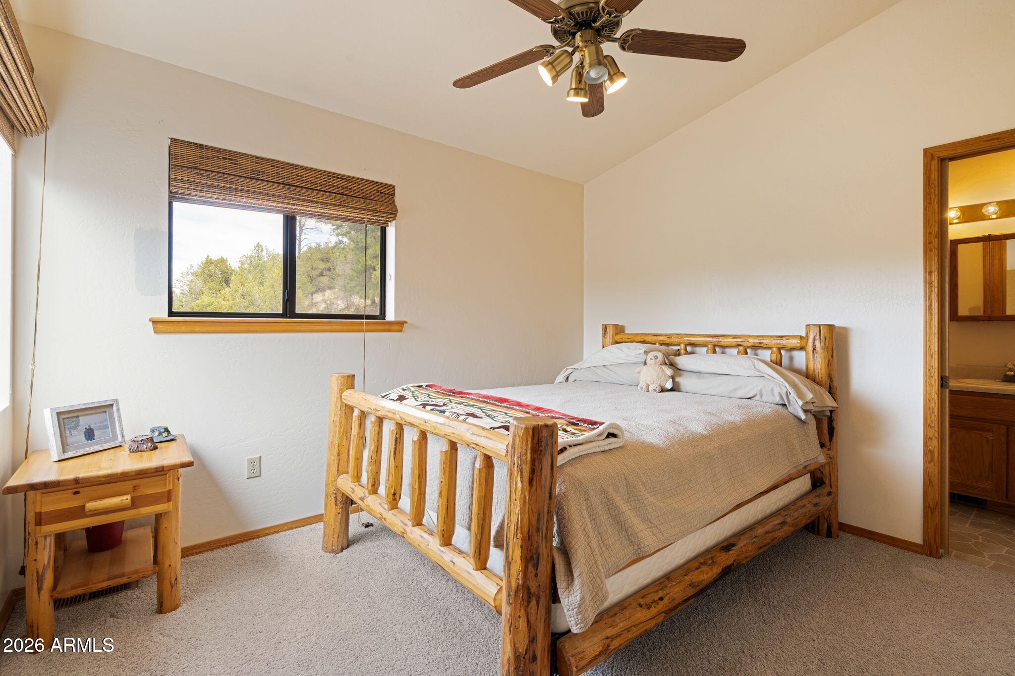 Custom Cabin on 3.505 acres - Residential
