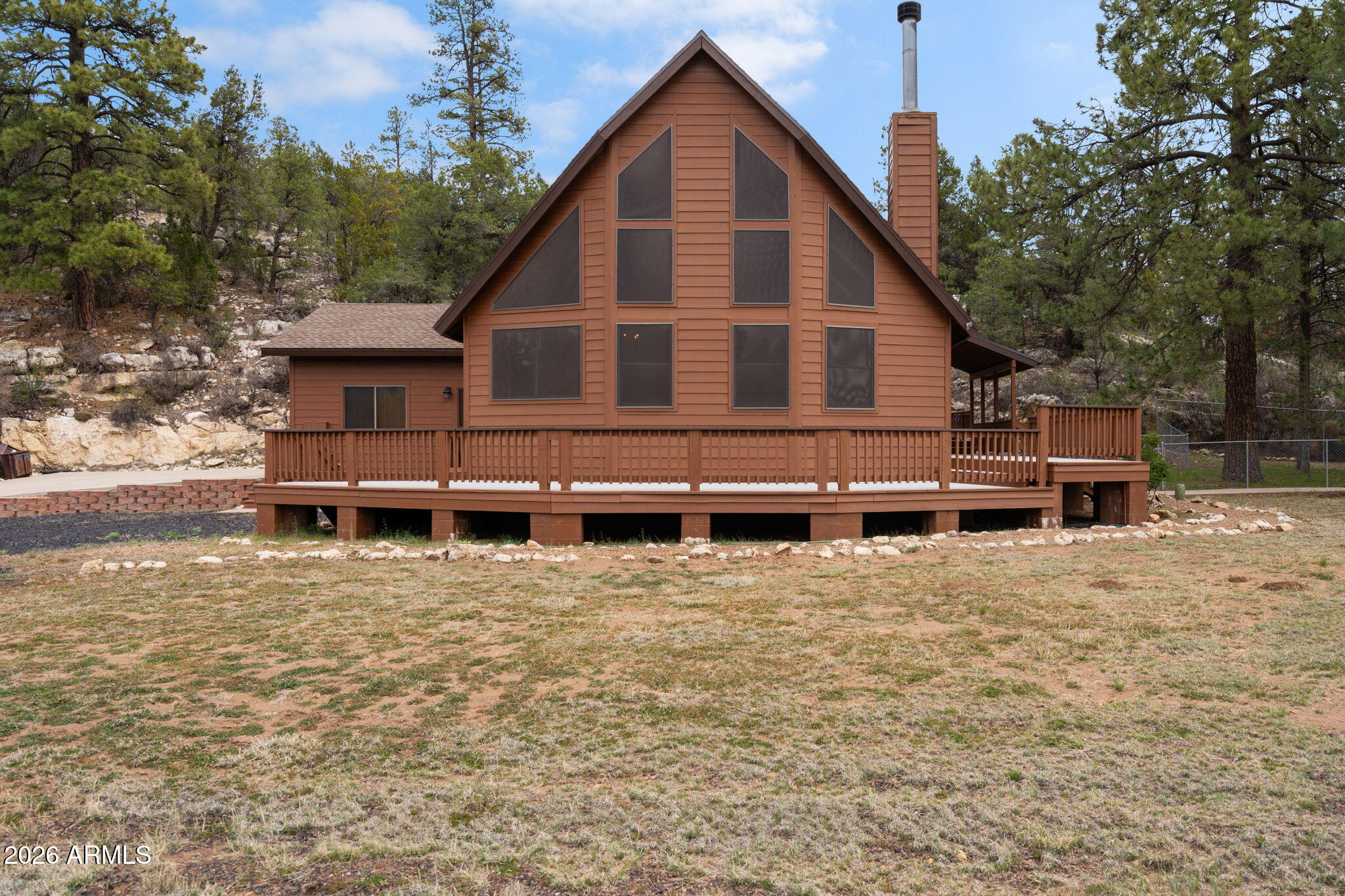 Custom Cabin on 3.505 acres - Residential