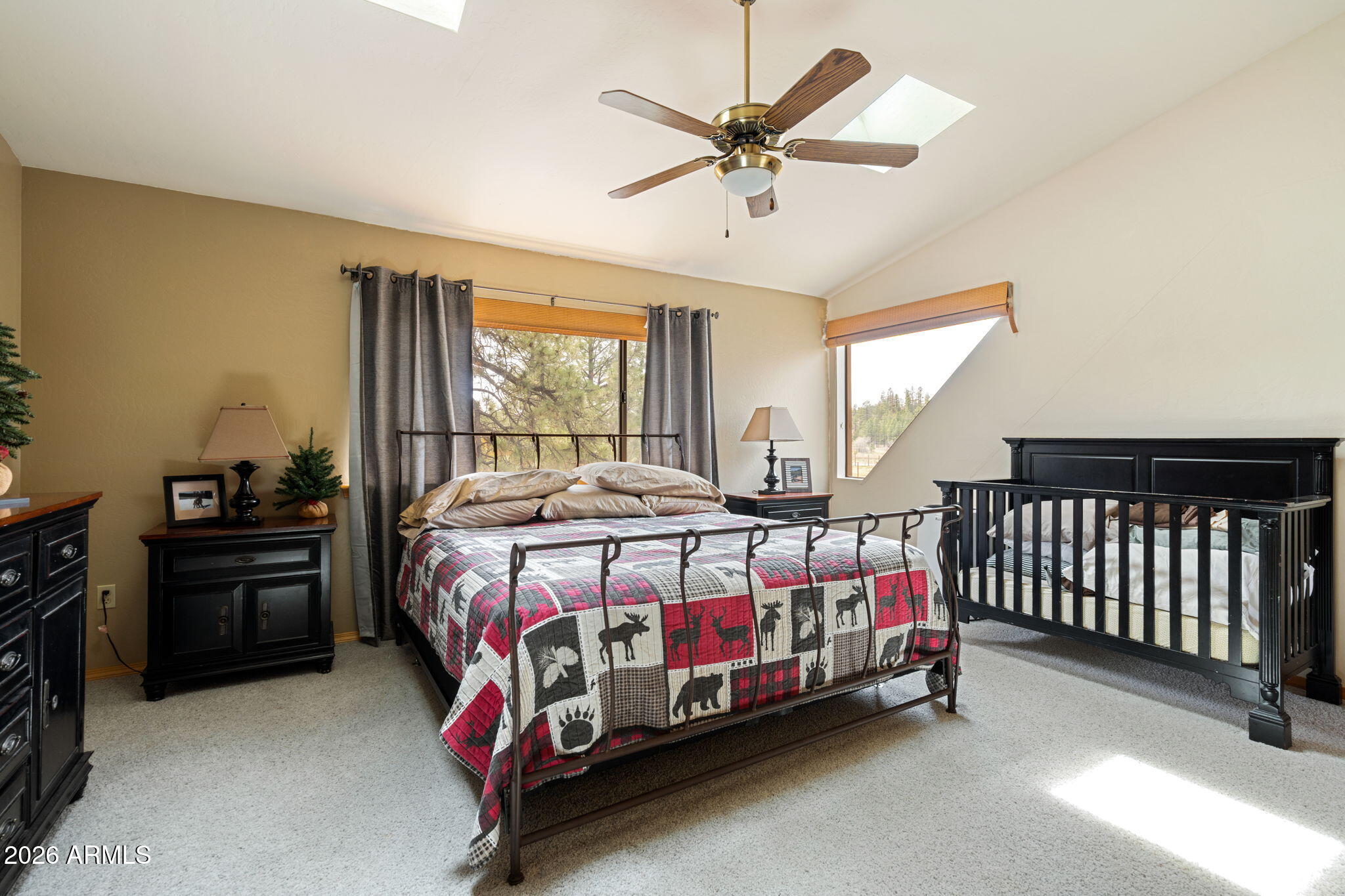 Custom Cabin on 3.505 acres - Residential