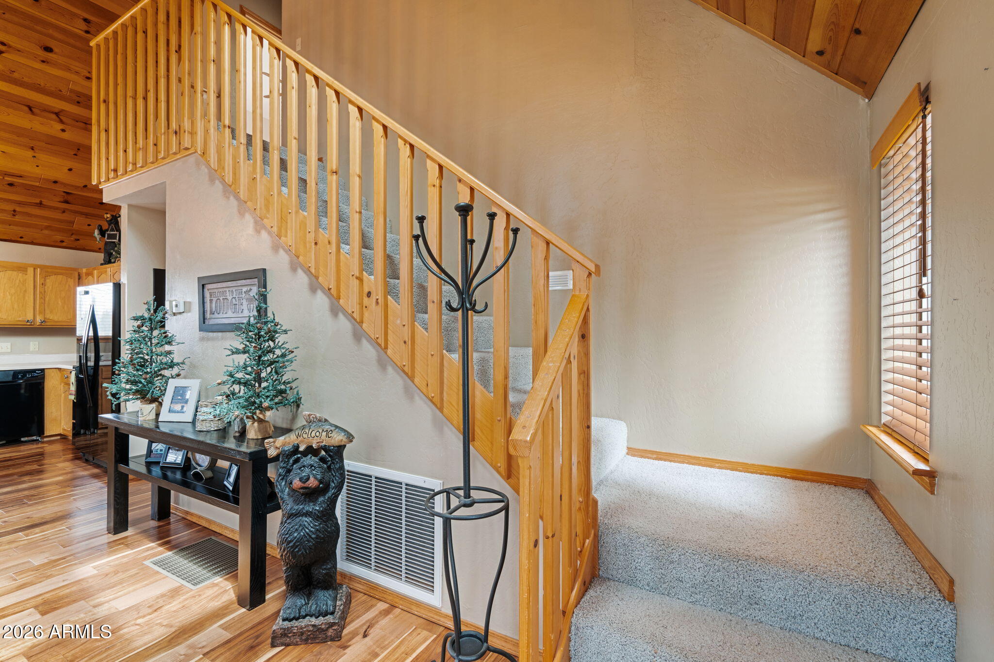 Custom Cabin on 3.505 acres - Residential