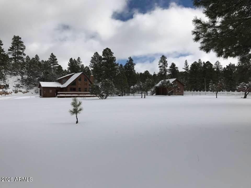 Custom Cabin on 3.505 acres - Residential