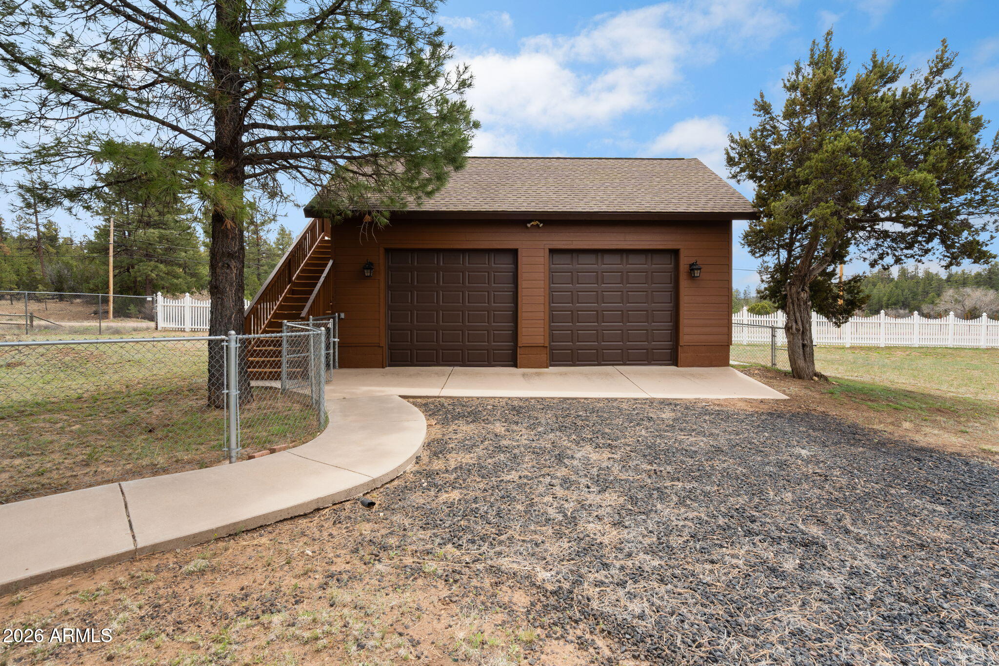 Custom Cabin on 3.505 acres - Residential