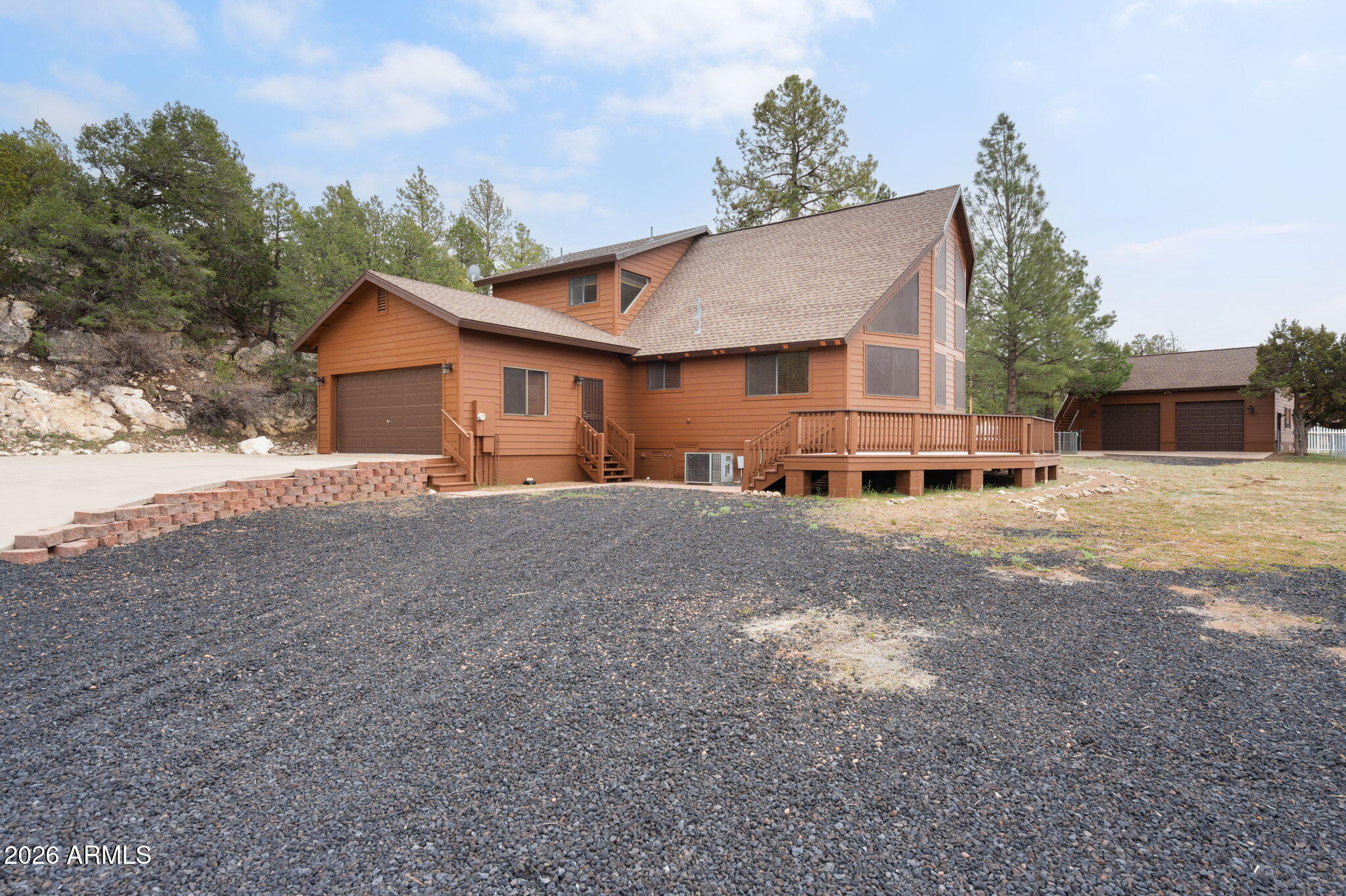 Custom Cabin on 3.505 acres - Residential