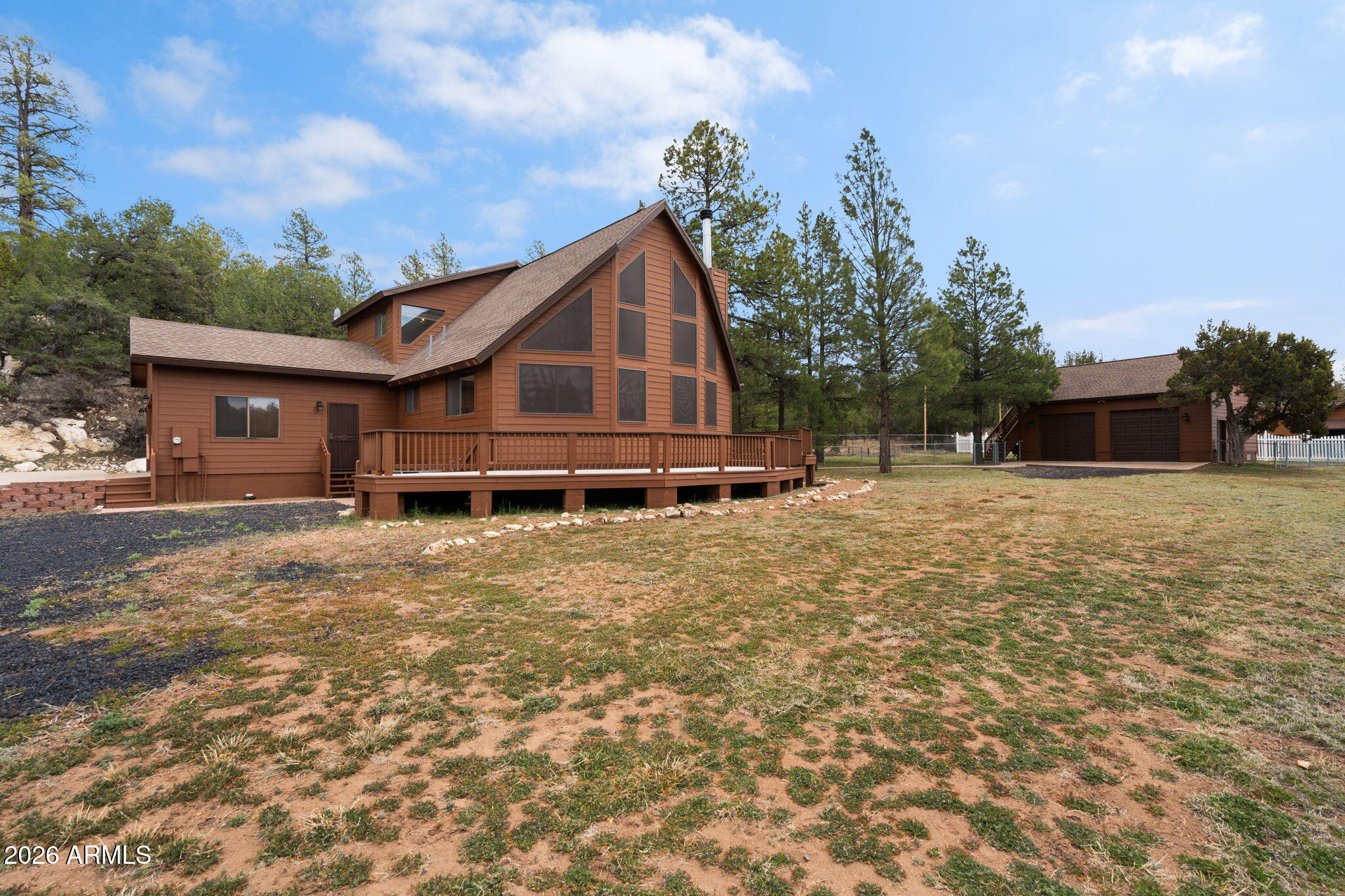 Custom Cabin on 3.505 acres - Residential